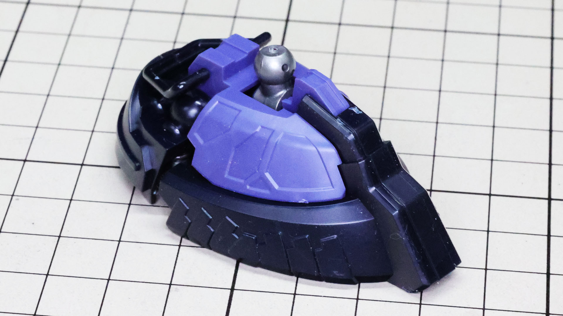 脛下とはボールジョイントで接続されます