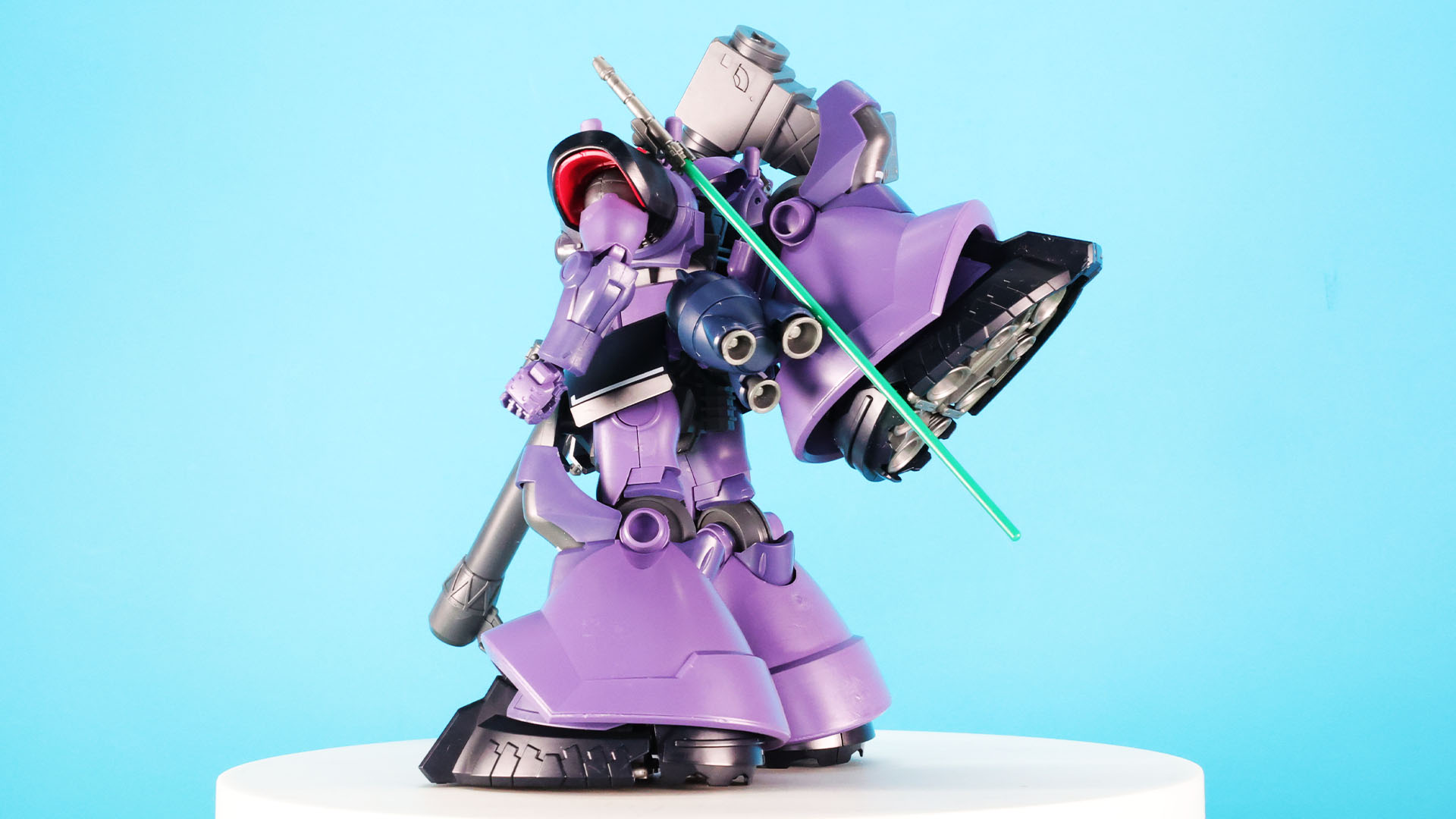 3本脚で構成される特異な機体をキットで再現