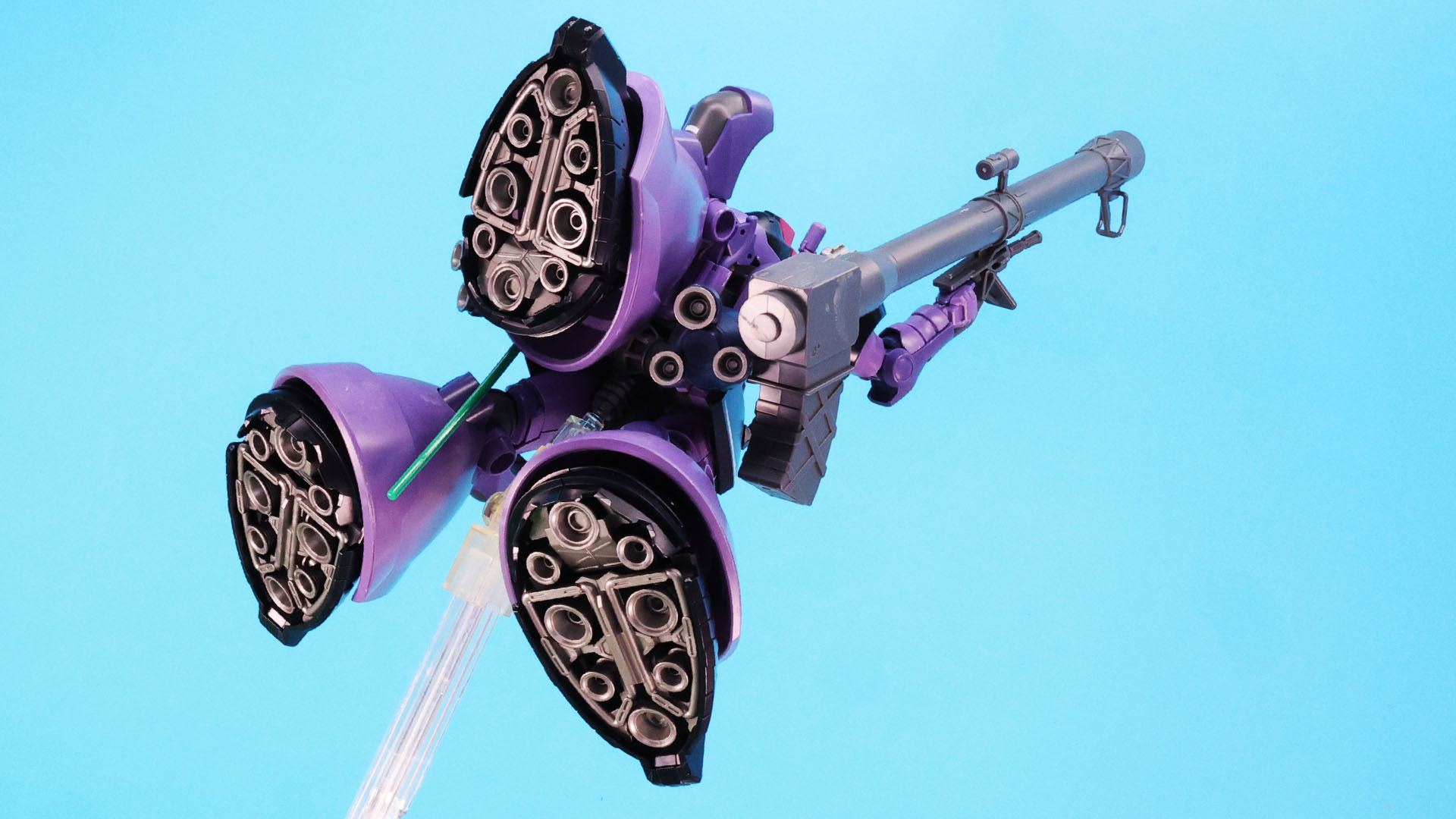 3本脚には推進機がびっしり配置されます