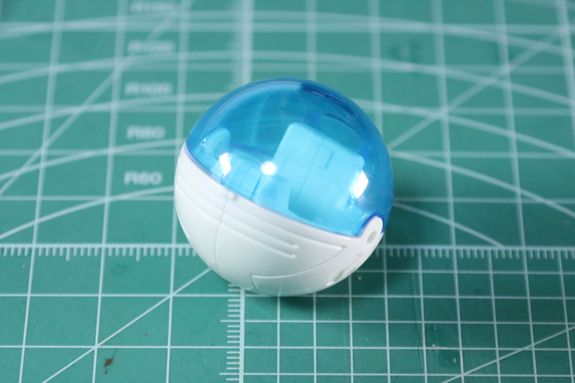 ビーダカプセルを「ホワイトブロス」の頭部にドッキング