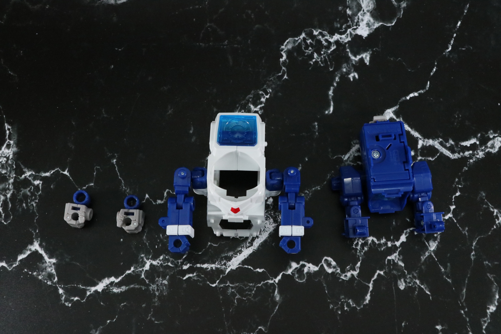 上半身フレーム、下半身フレーム、合体用右手、合体用左手