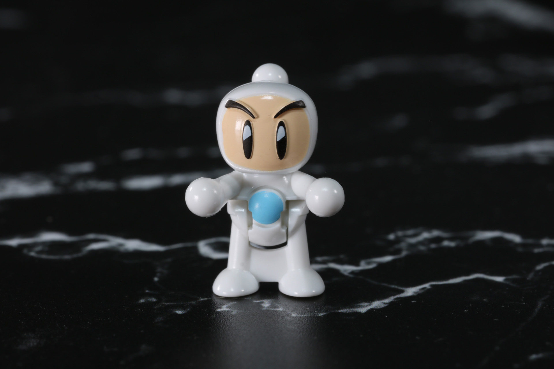 B・ビーダマン しろボンは頭身が上がったデザインに