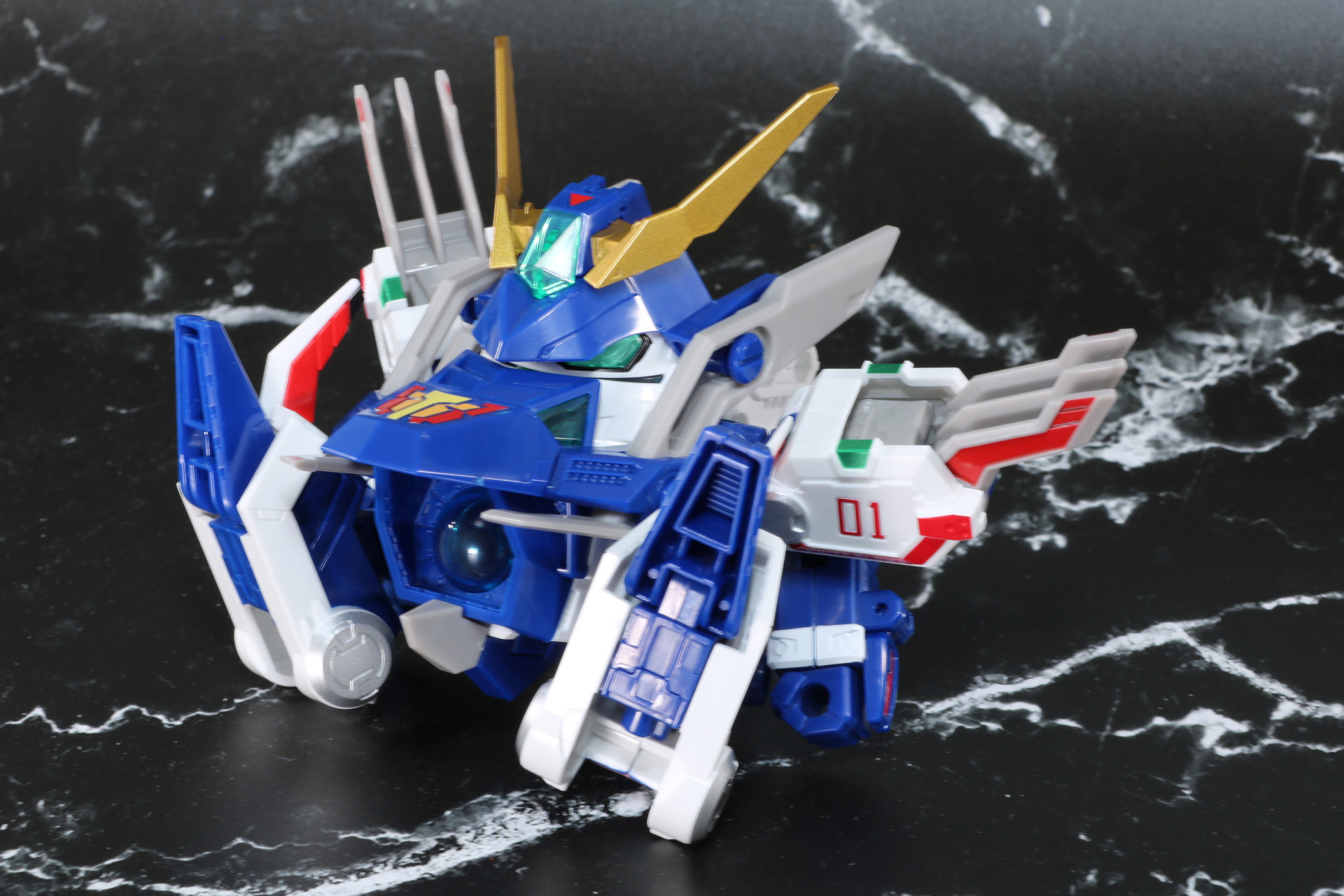 股関節可動で座り込んだ姿勢もできる