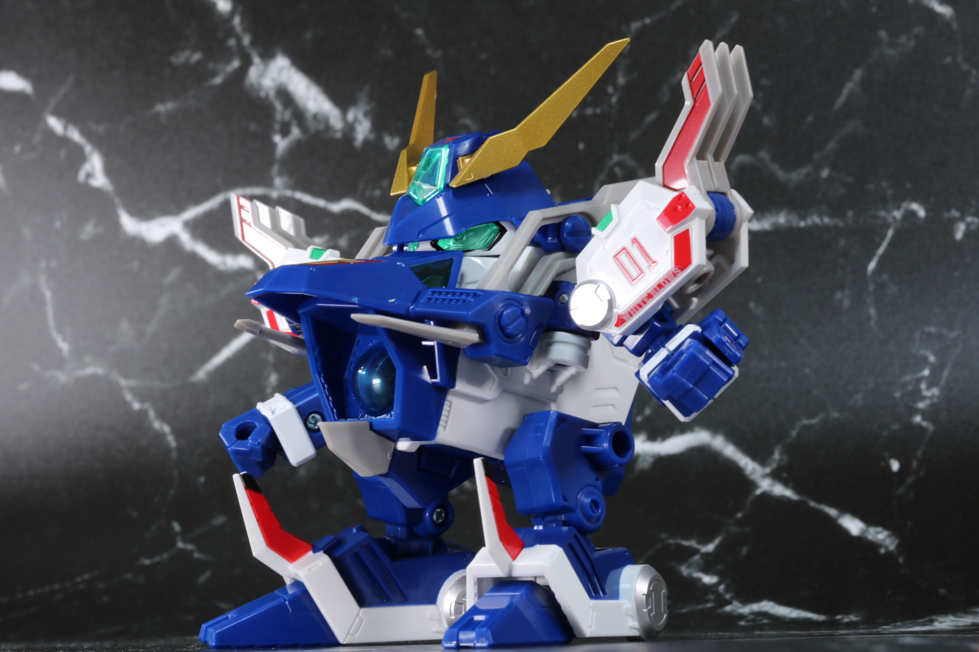 あおり視点から見ても濃密ディテールがわかる