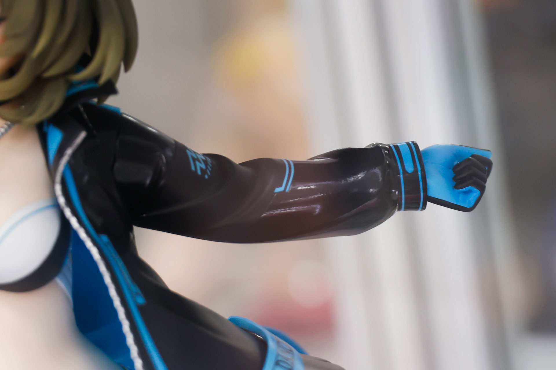 腕の部分など細かいデザインもしっかり再現されている