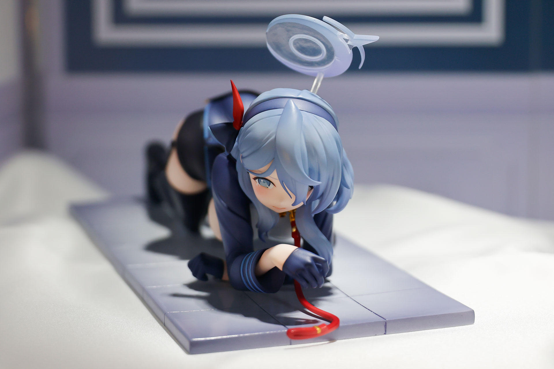 フィギュアの素材はPVCとABSで、全高は約230mmだ