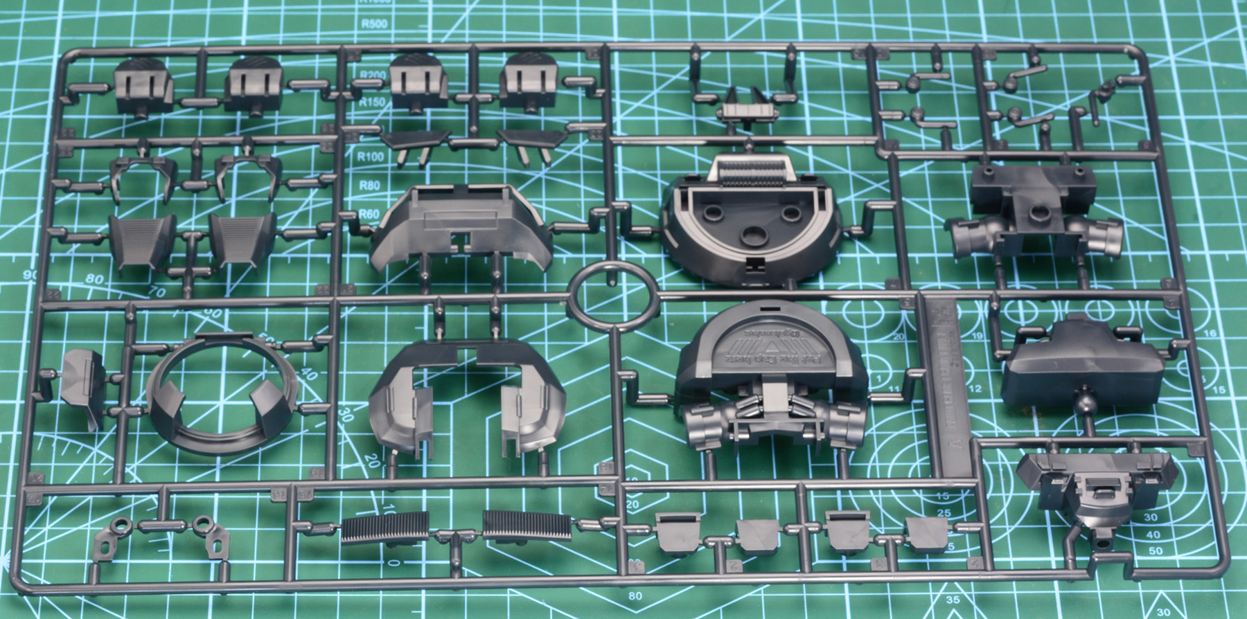 ボディ部分のパーツが多いAランナー