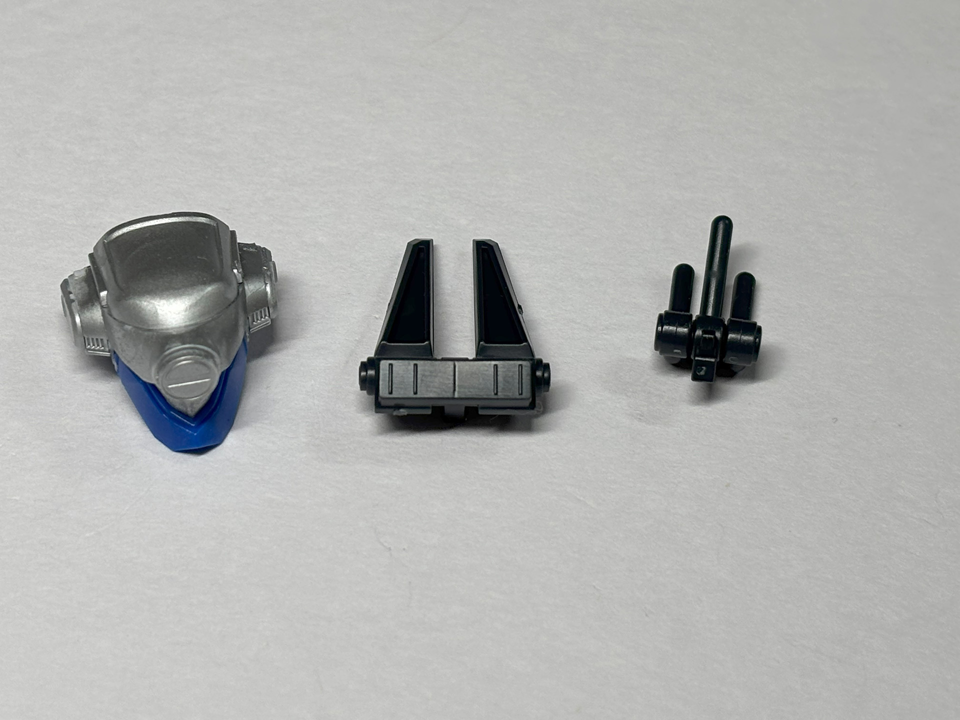 幅広い偵察用のアンテナも用意されている