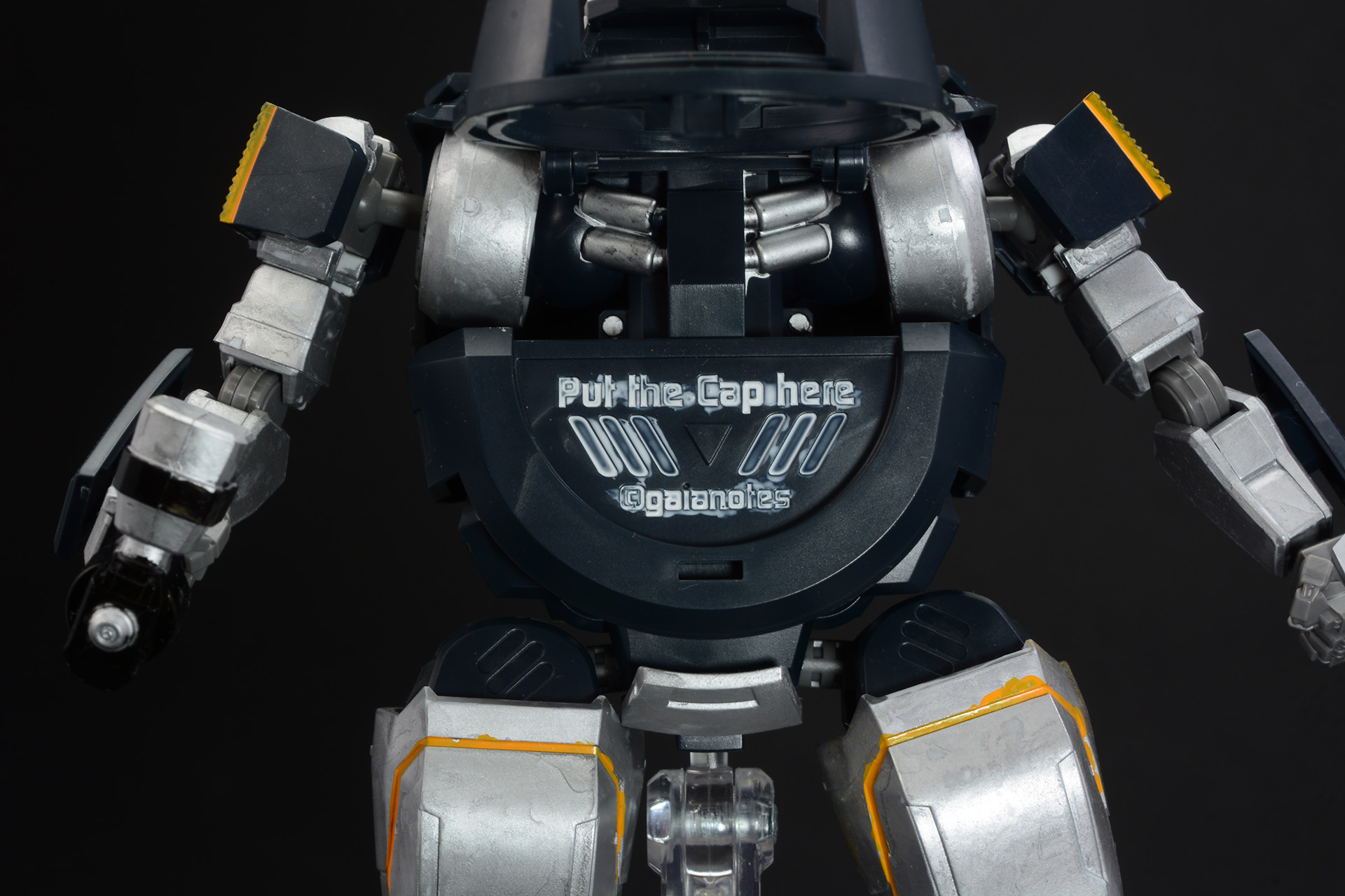 前後のカバーを開けると内部メカが見える