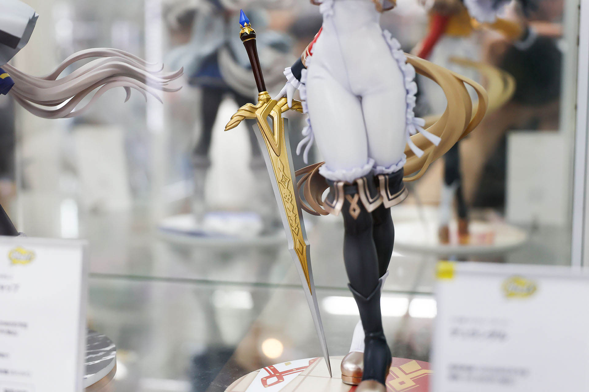 オプションの「聖剣」も一緒に飾っておくことができる