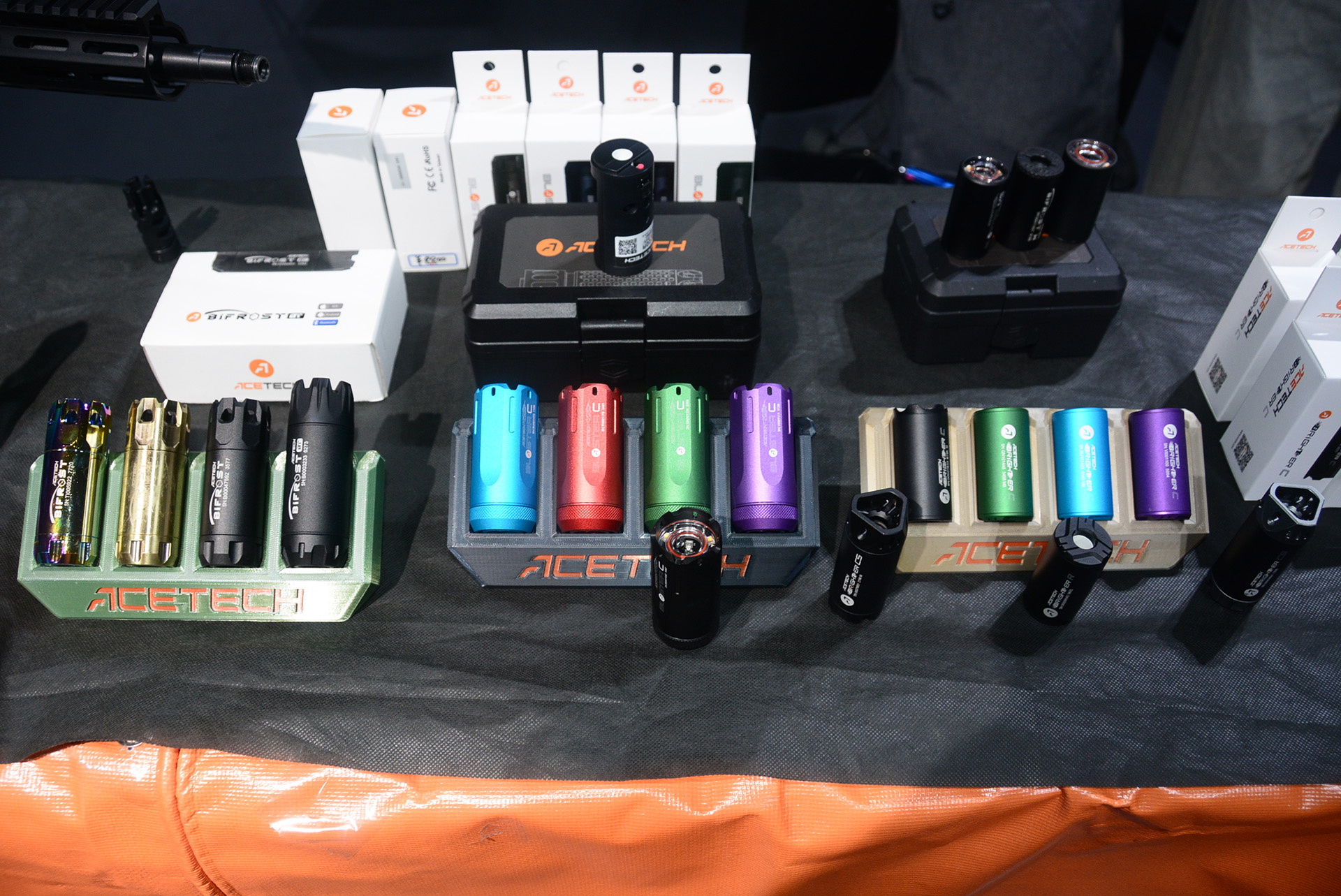 ACETECHはマズルに取り付けるトレーサーを販売