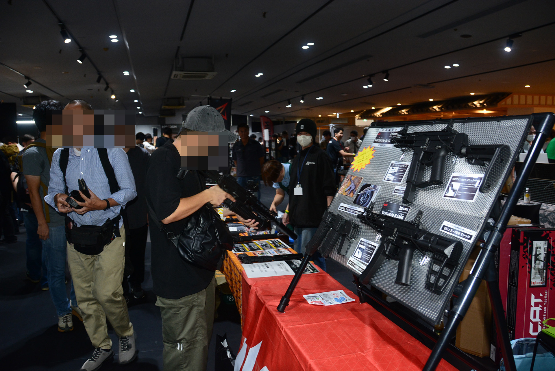 他にも様々な商品が展示・販売された