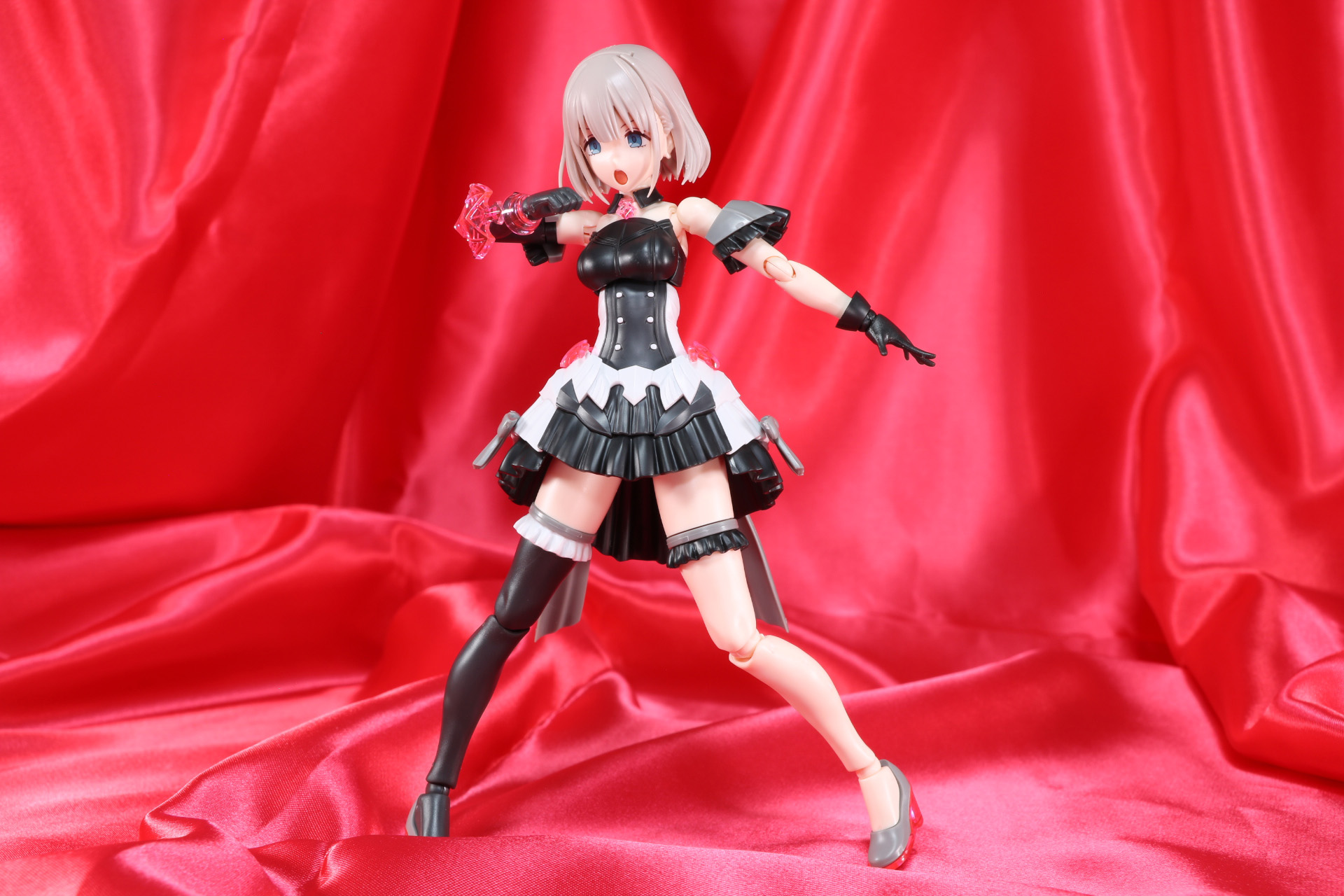 「アルファシスターズファンタズム」衣装で「Straylight」が登場