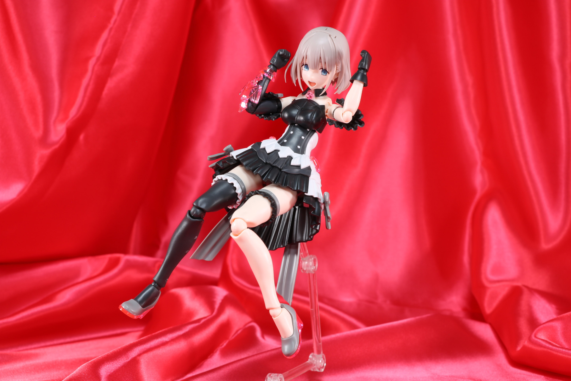 「アルファシスターズファンタズム」衣装で「Straylight」が登場