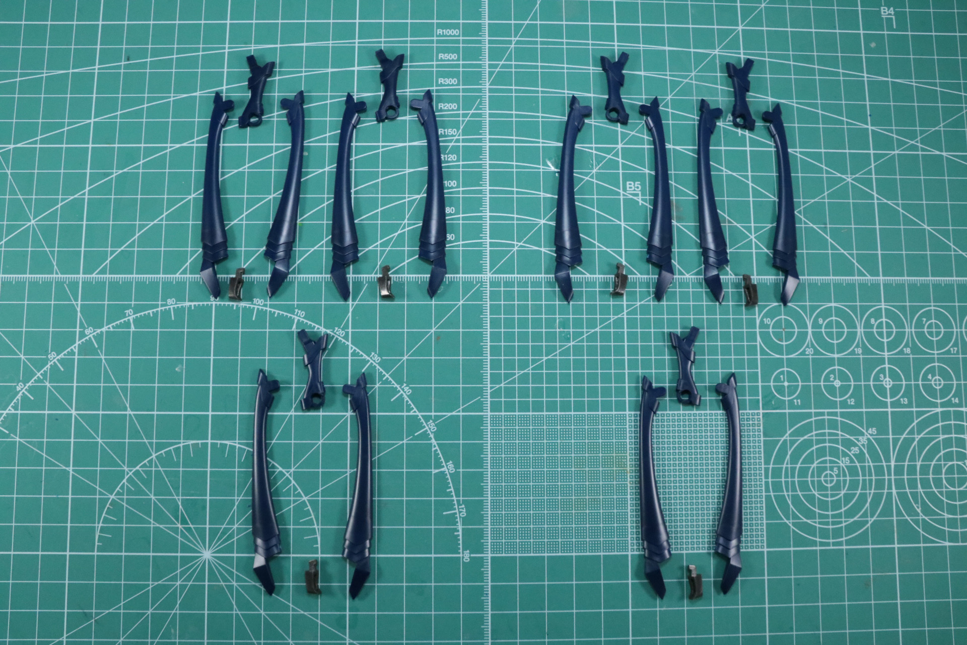 腰飾りの組み立て