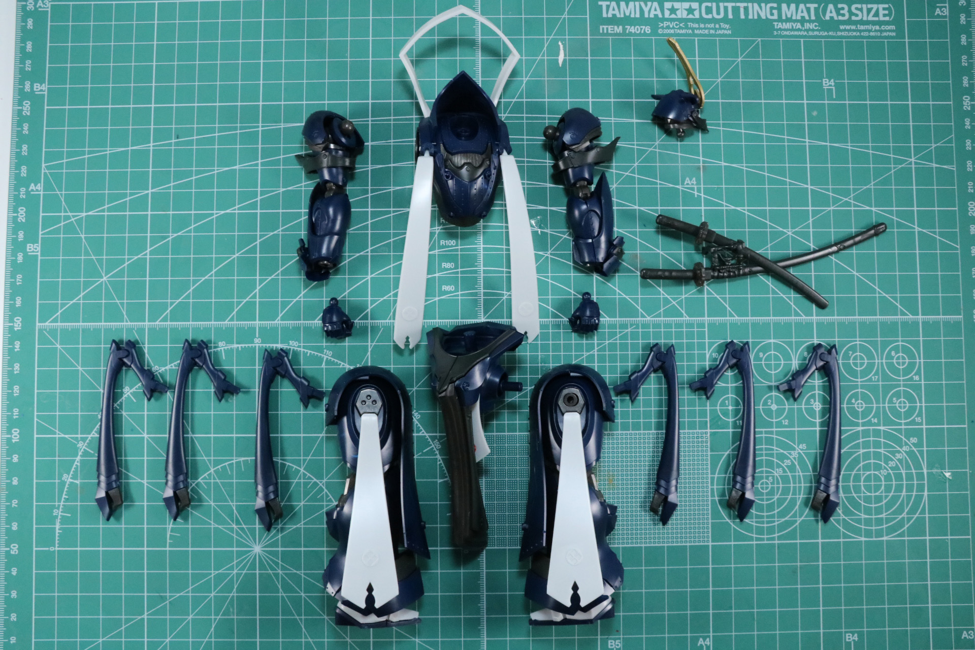 合当理を除いた各パーツを合わせることで「正宗」本体ができる