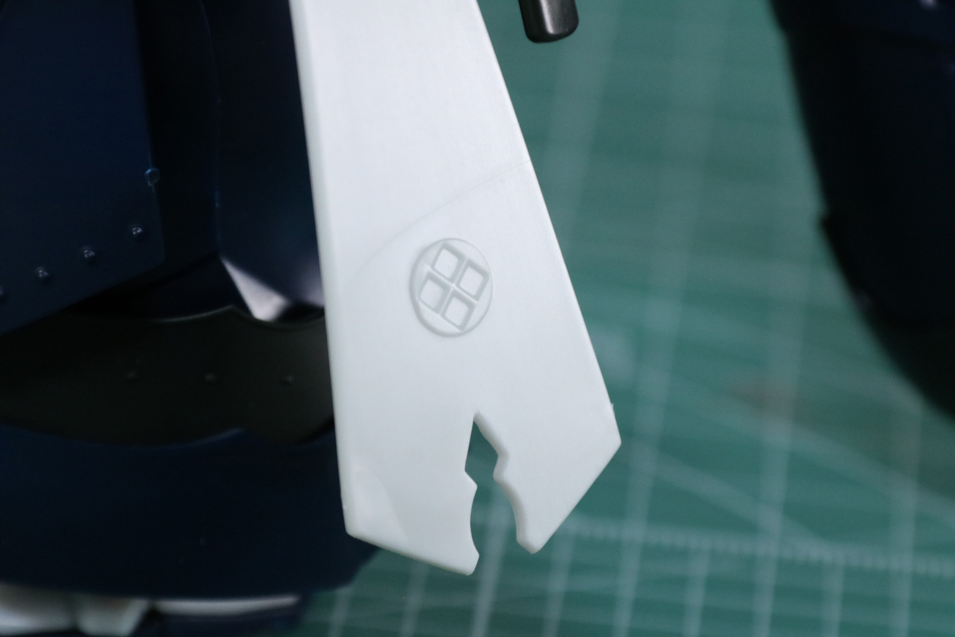 脚部の水転写デカール