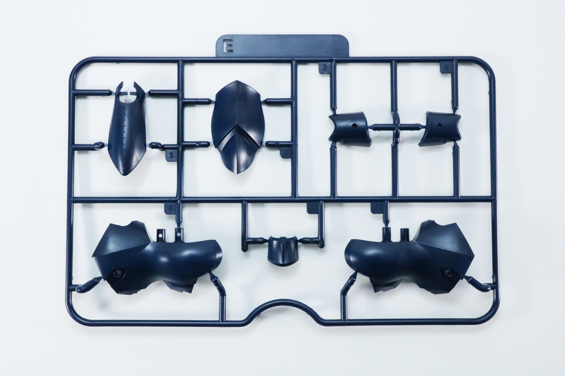 Eパーツ×2、Fパーツ