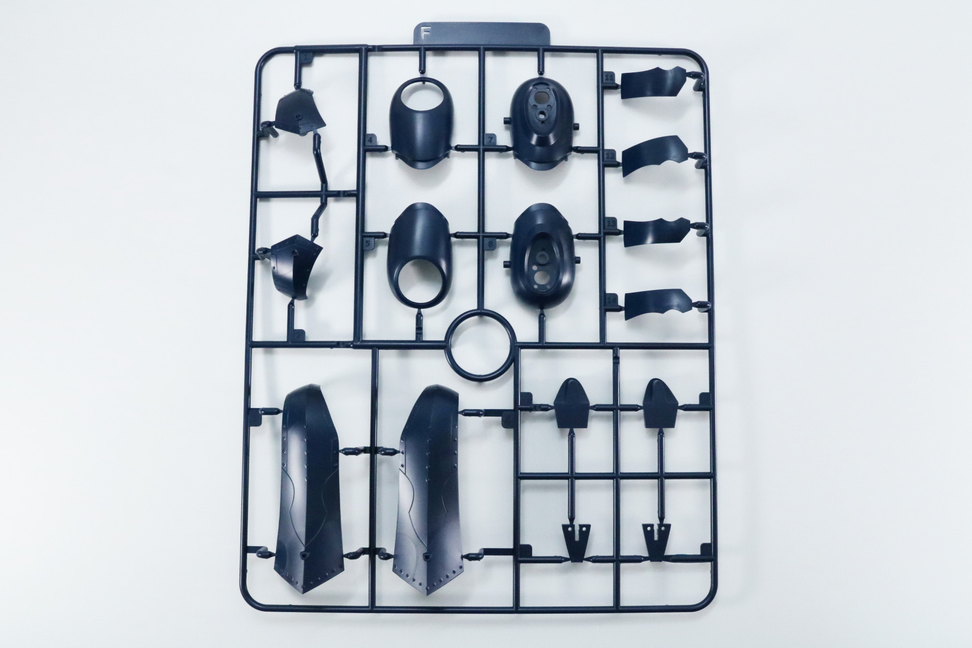 Eパーツ×2、Fパーツ