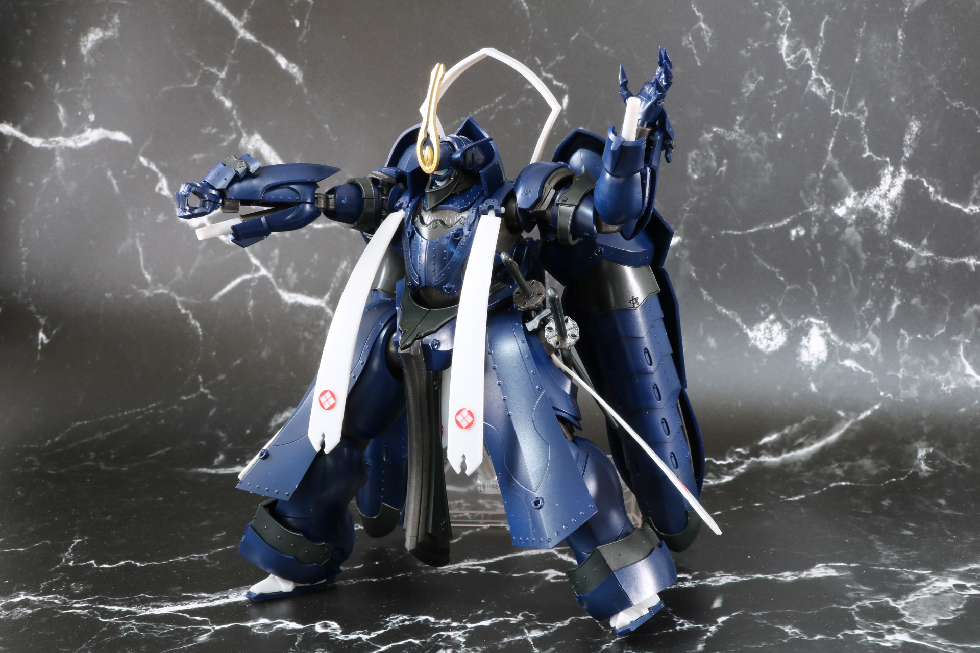 両腕から飛蛾鉄砲・弧炎錫を展開