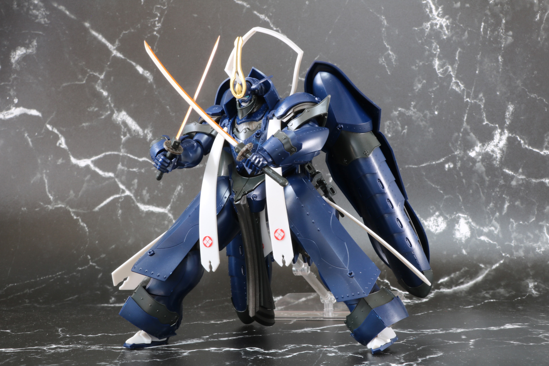 専用台座により騎航姿勢を再現できる