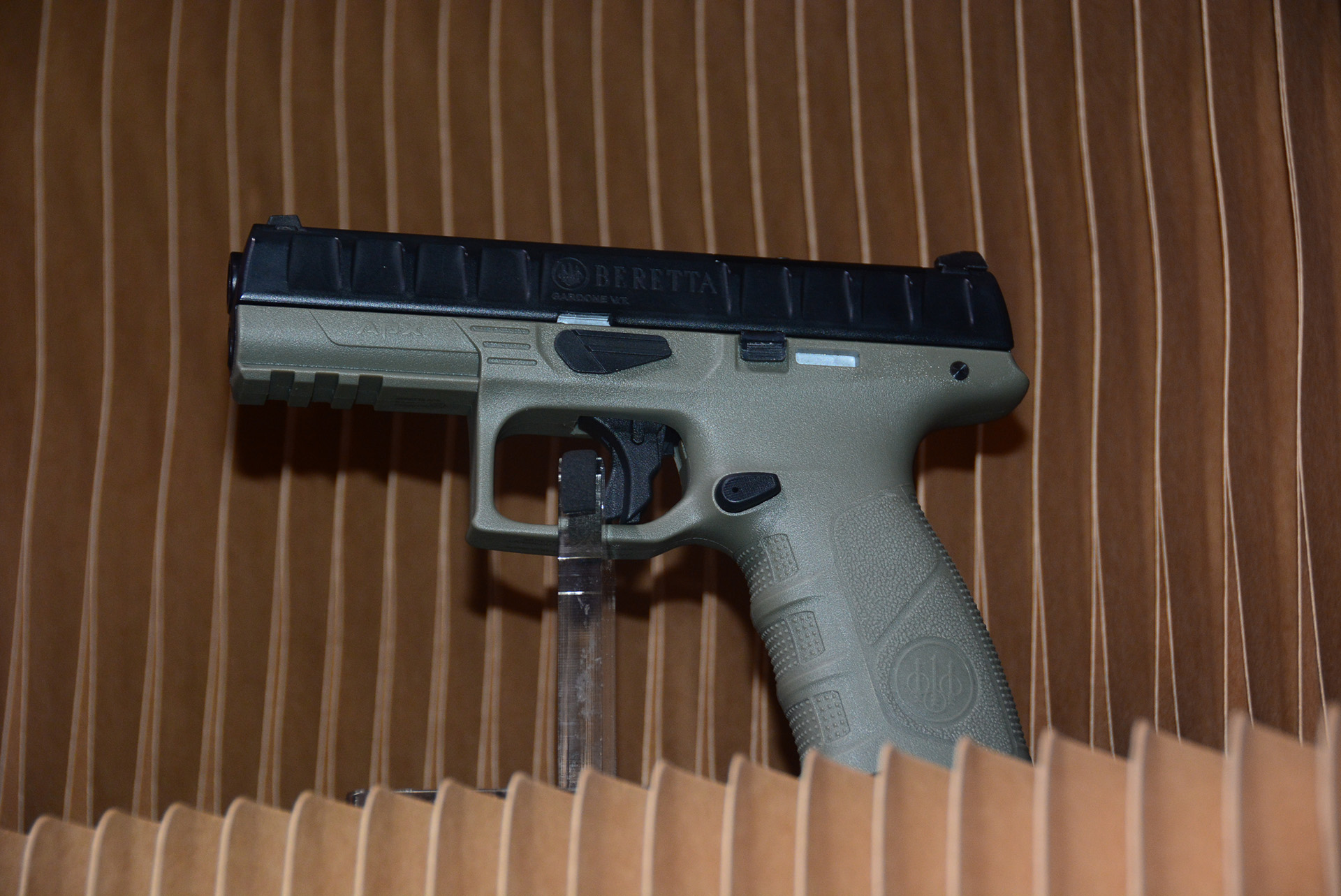 KSCの新作「ガスブローバックガン APX」。3つのカラーバリエーションで展開予定