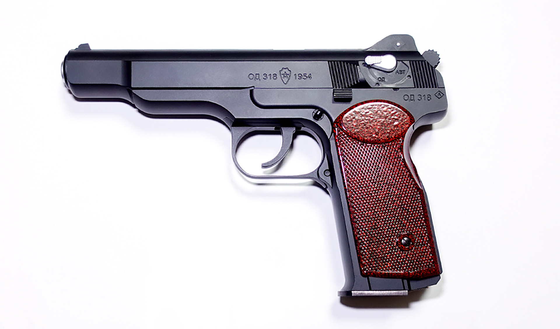 こちらはA!CTIONがディスプレイモデル「スチェッキン・マシンピストル[ABS削り出しモデル]」。モデルガンであり、BB弾発射機構などは搭載されていない