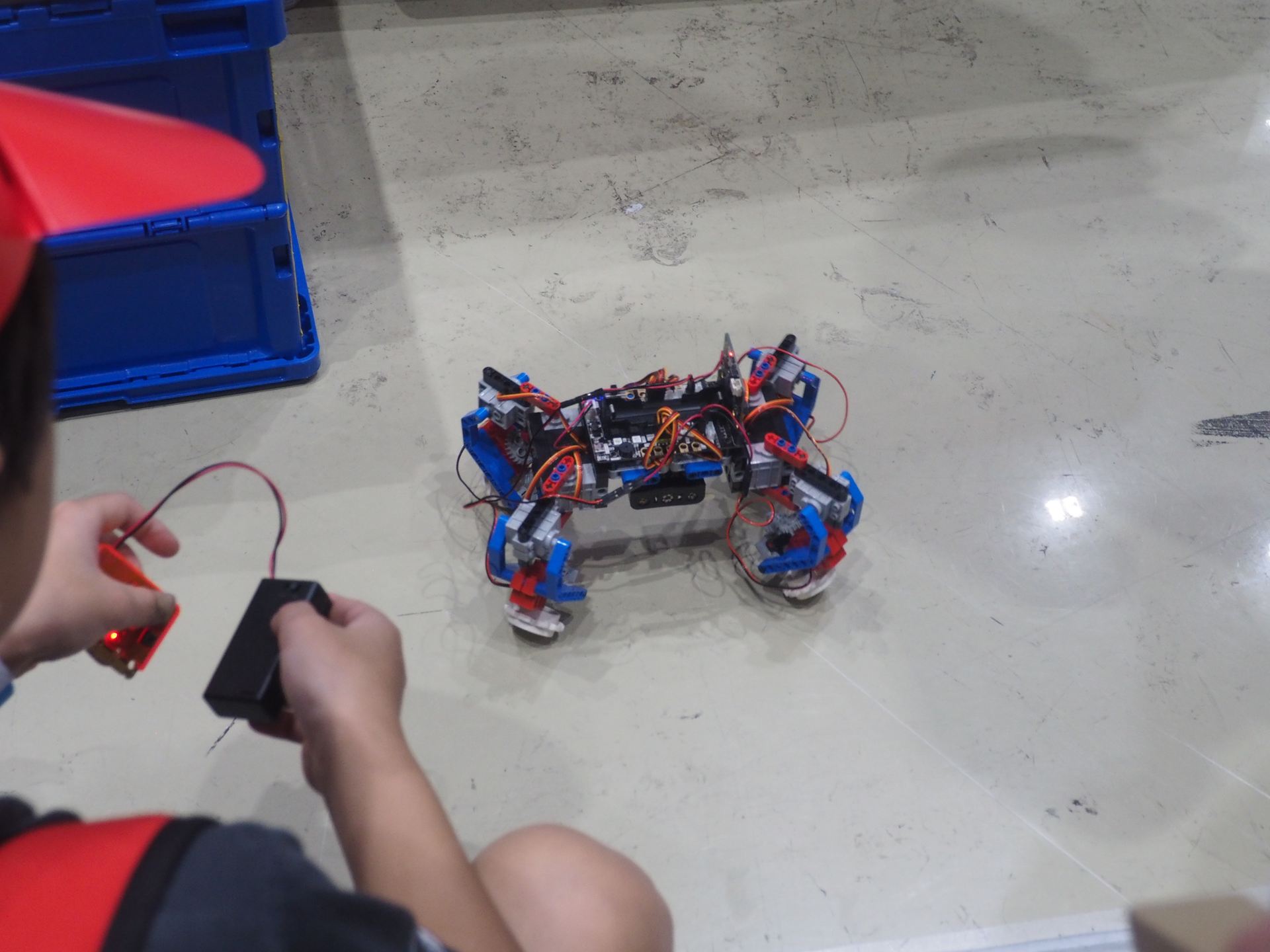 micro:bitを活用した4脚ロボット