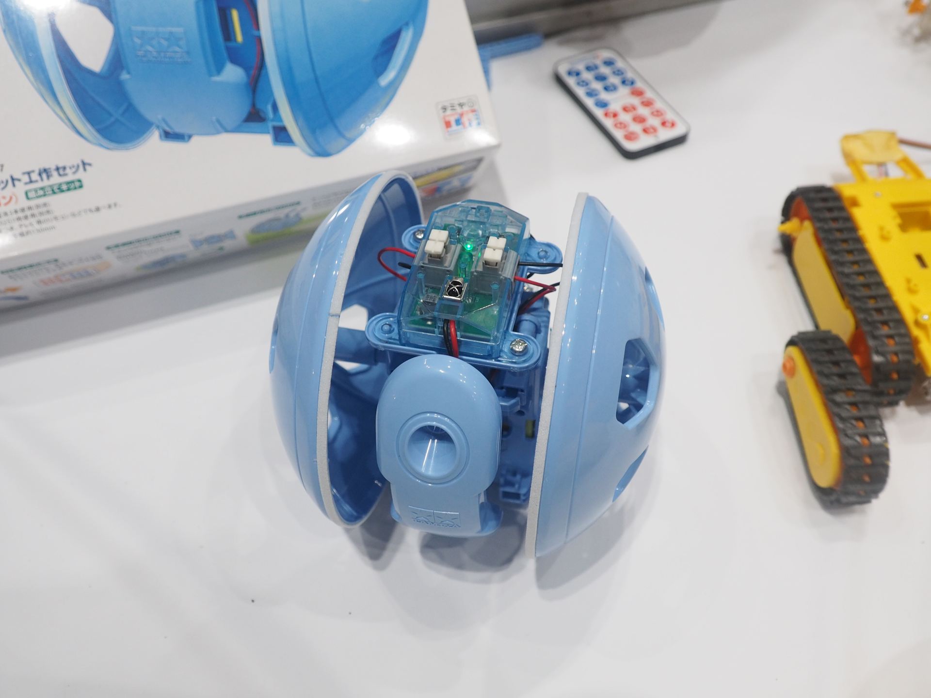 新製品の「ローリングロボット工作セット」