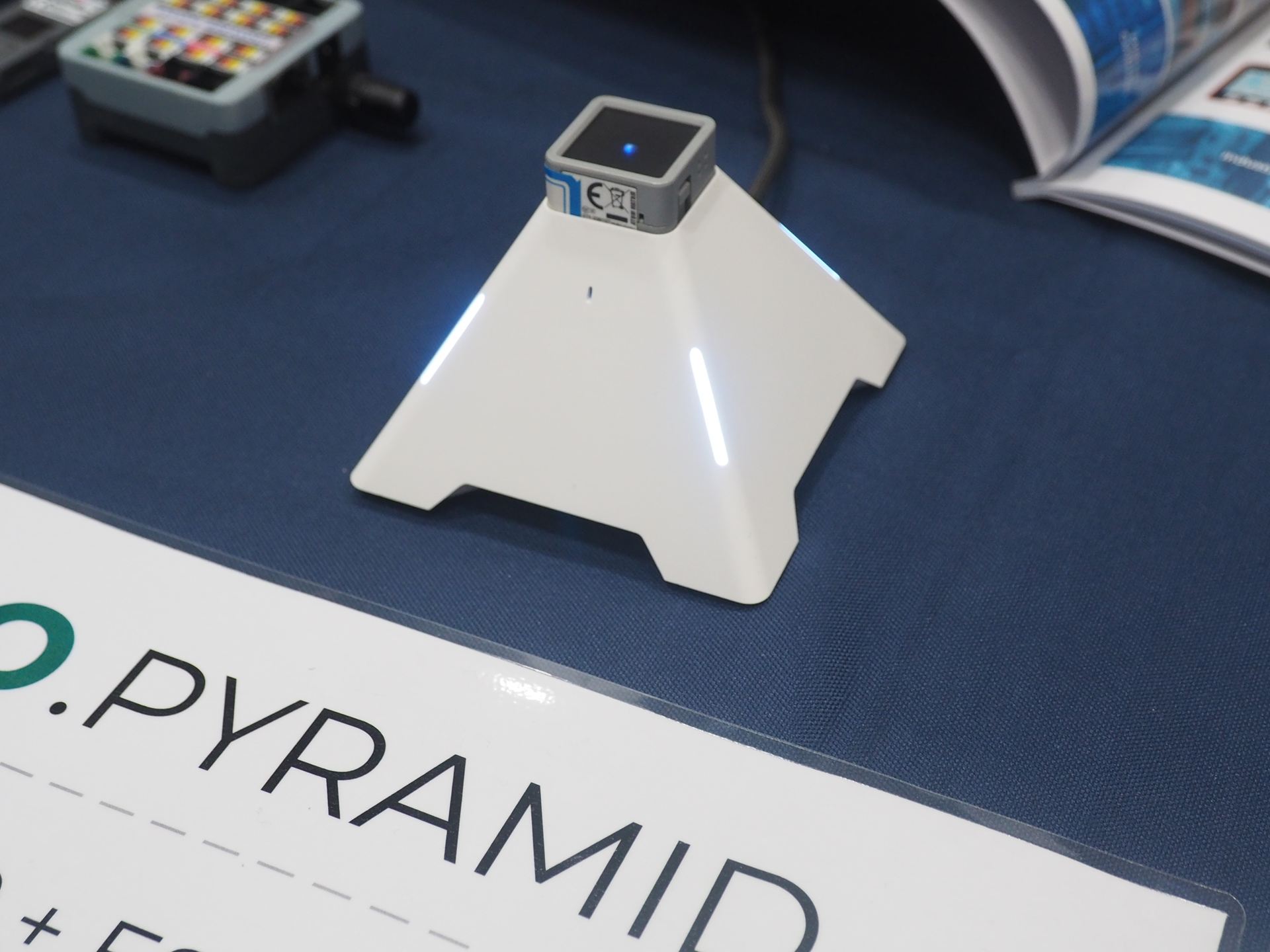 このピラミッド型のEchoPYRAMIDはスマートスピーカーを意識しているそうだが、発売は未定