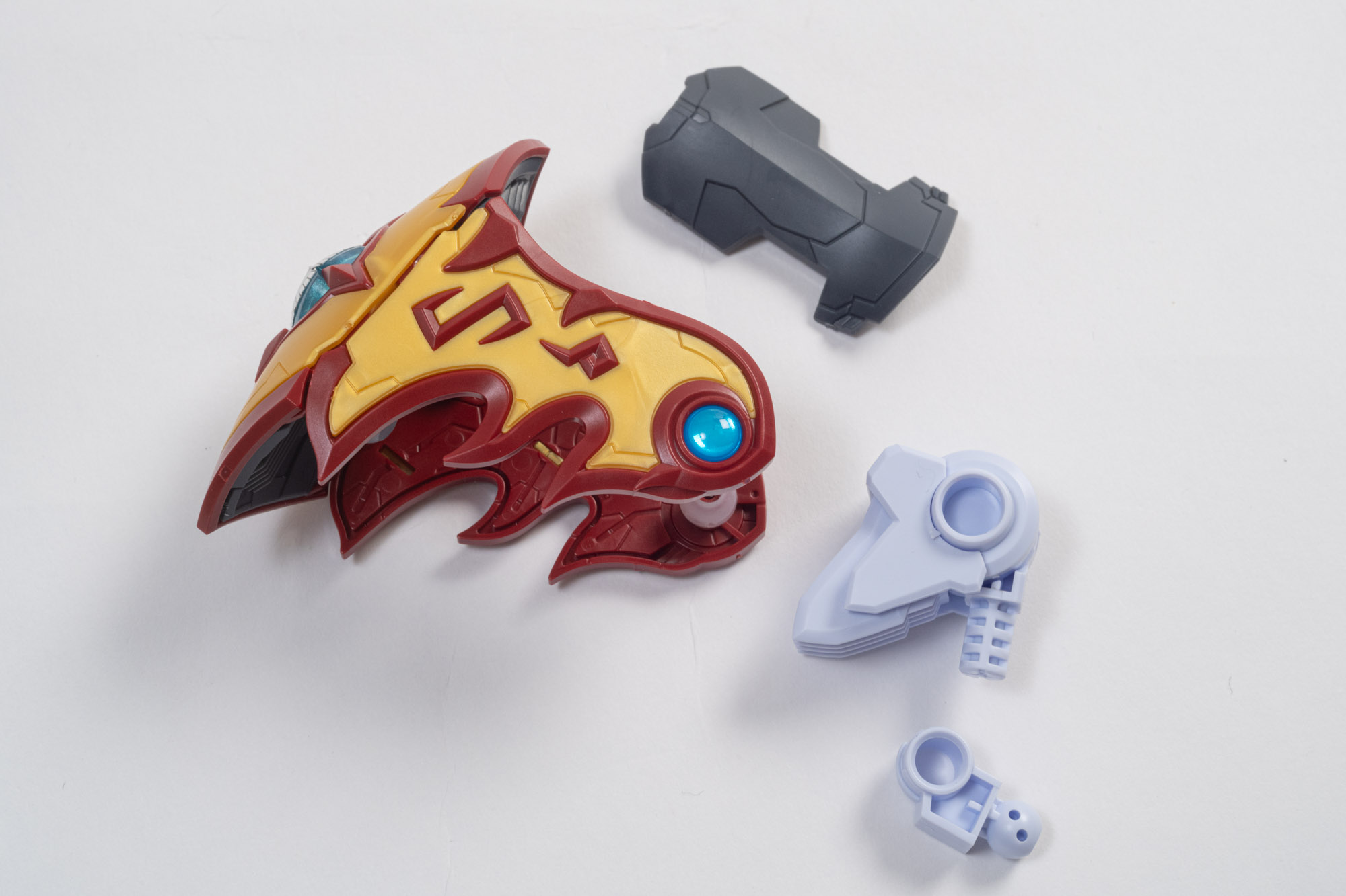 バックパックの接続部分を組み立てて完成。