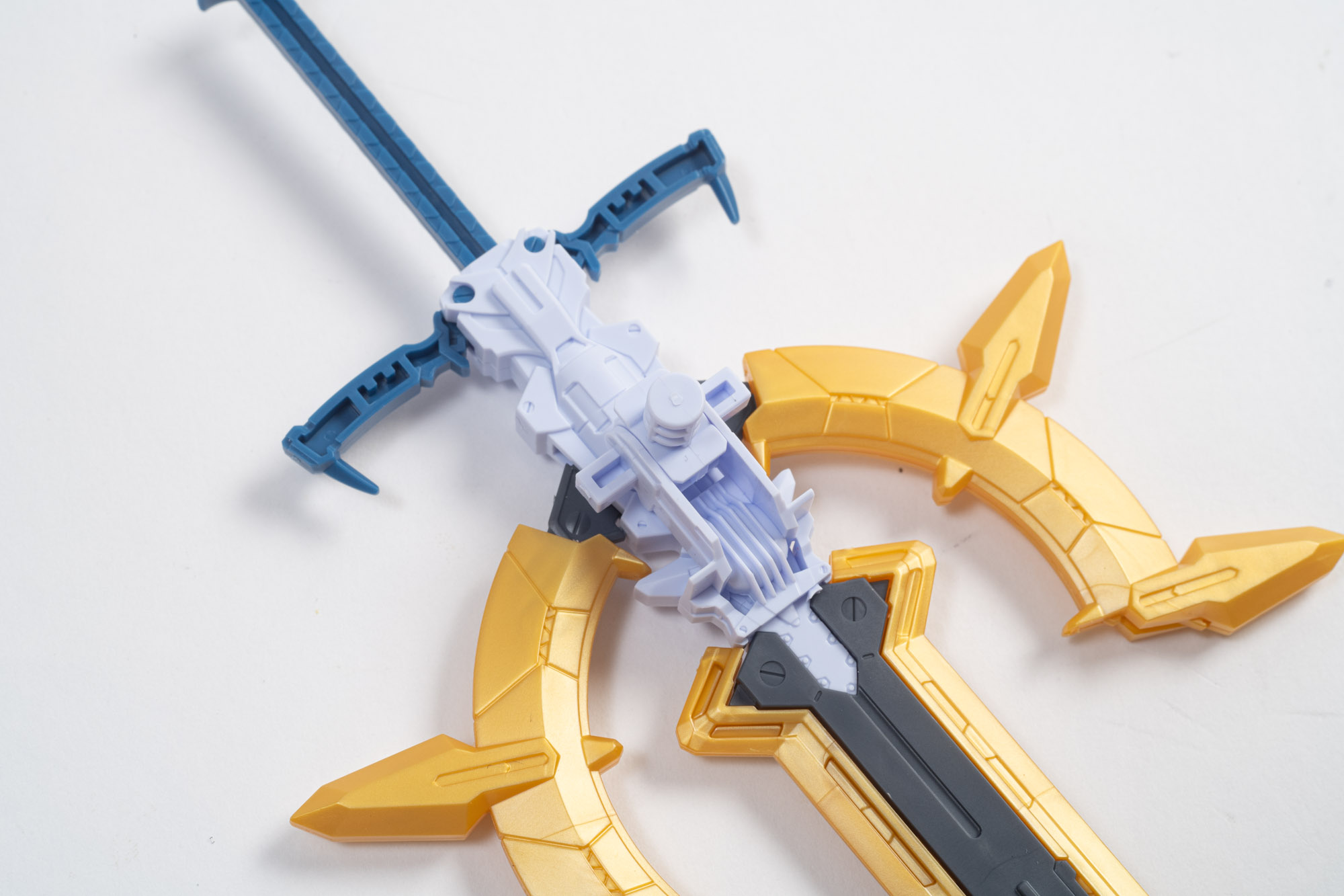 龍魂剣完成！背中に刀を支えるパーツも付属している。