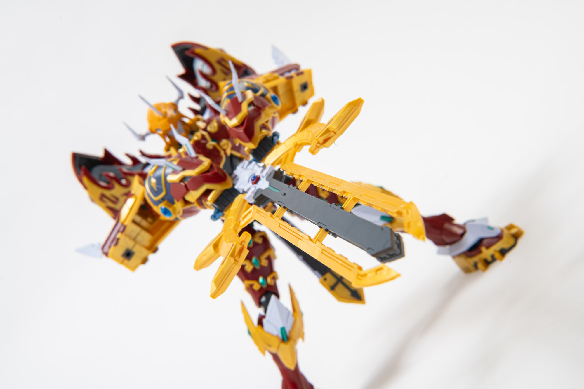 必殺技の炎龍撃！このアンバランスな体勢でもしっかりと自立できるのがすばらしい！