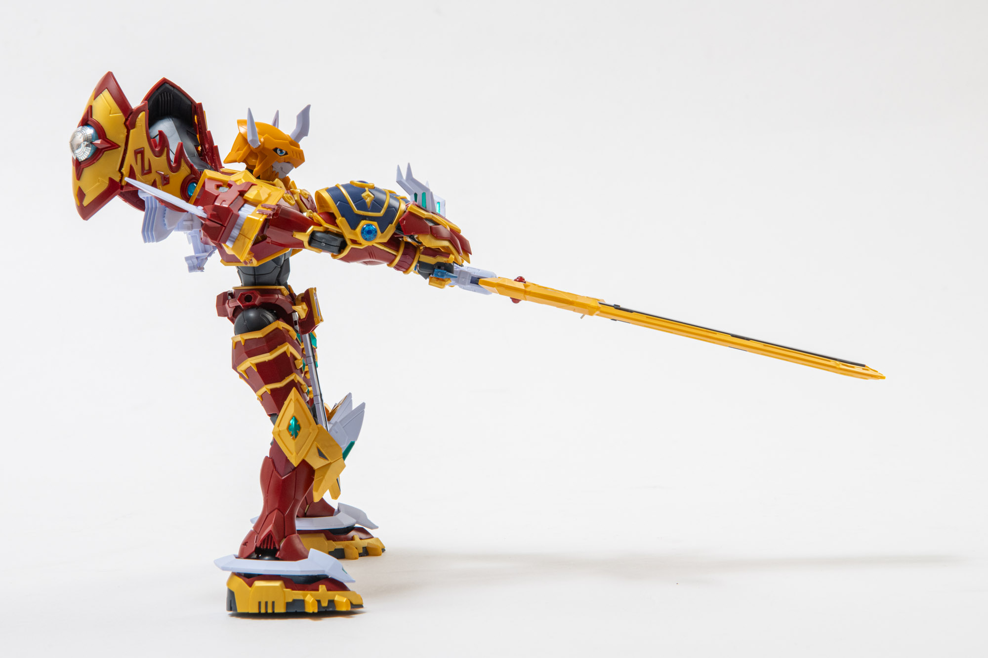 必殺技の炎龍撃！このアンバランスな体勢でもしっかりと自立できるのがすばらしい！