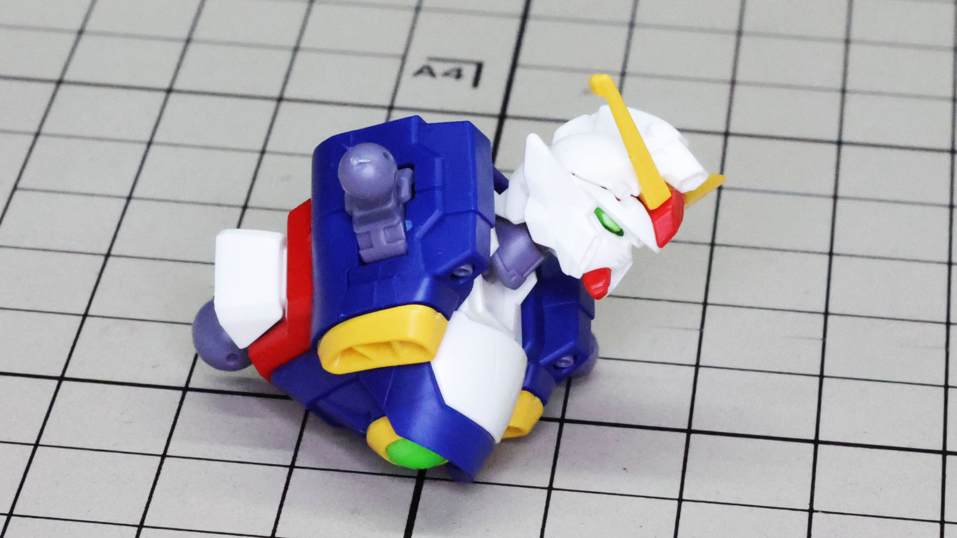 首と頭部もかなり動きます。EGシリーズは可動もおろそかにしません！