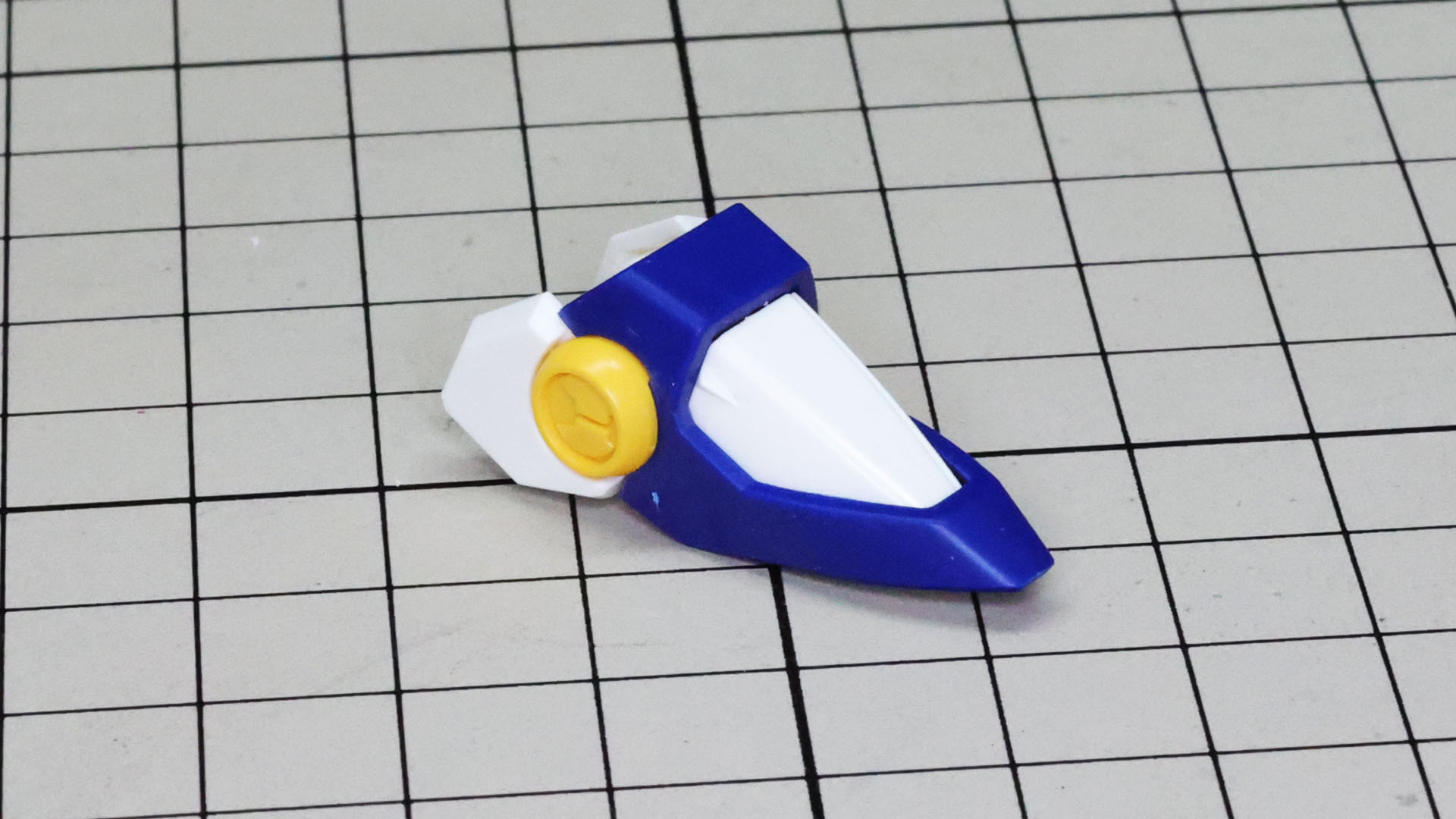 パーツを縦に積んでいくのはEGシリーズ独特の組み方です