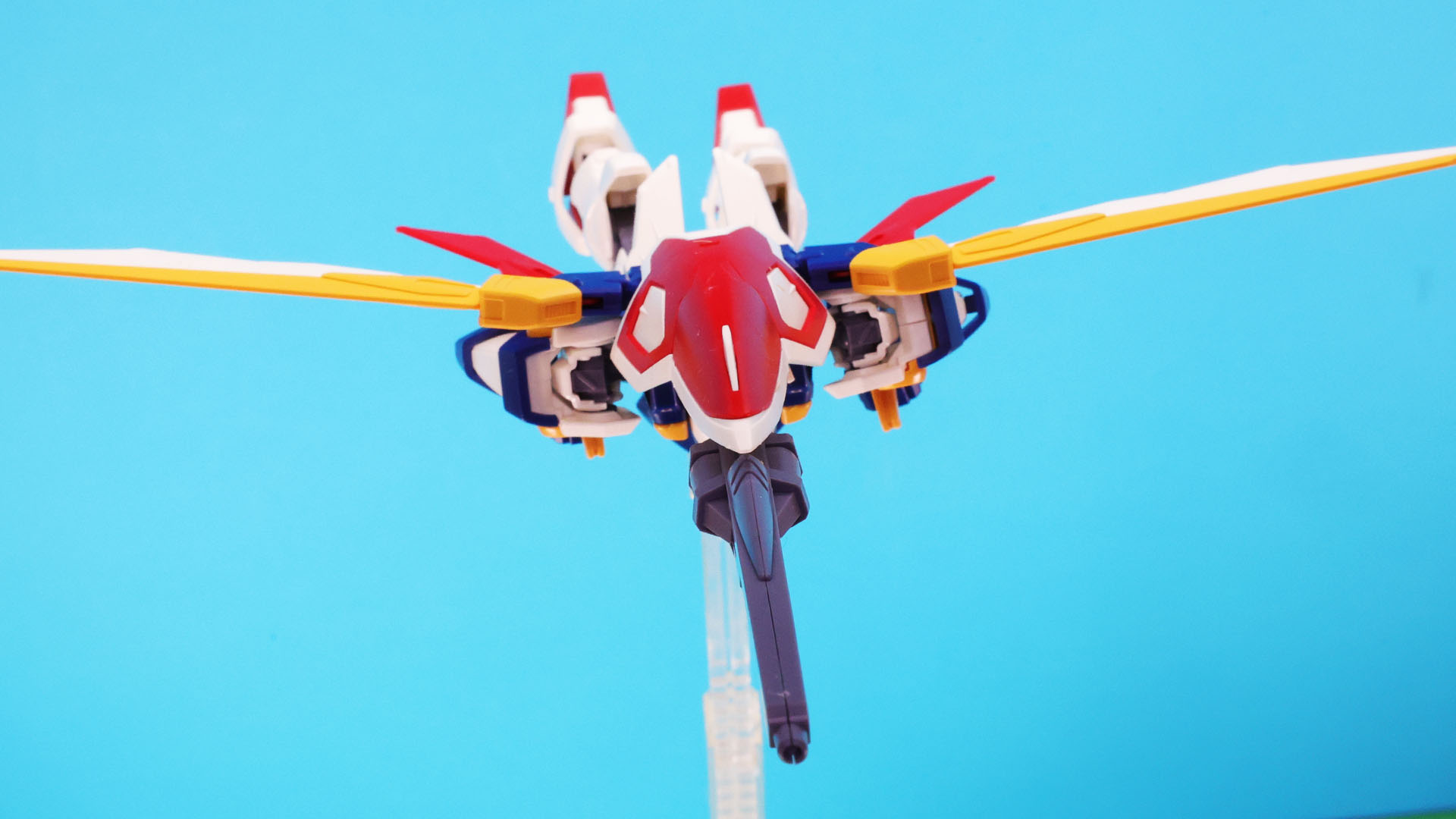 シールドへのバスターライフルの装着、それをウイングガンダム本体のバックパックへ取り付けることが可能でした