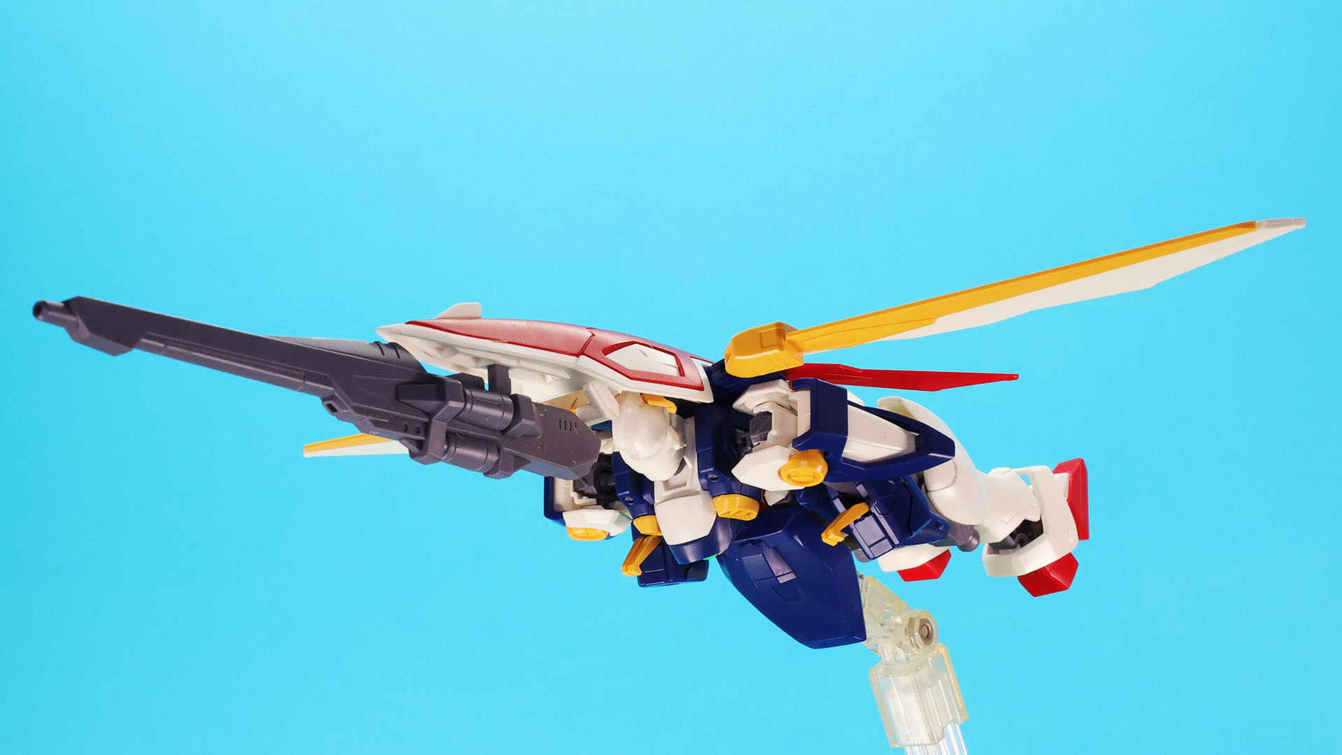 脚部などは設定どおりの変形はできませんがそれなりに雰囲気は出せそうです！