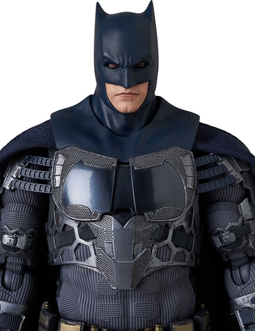 映画『ザ・フラッシュ』のバットマンを再現した可動フィギュアが