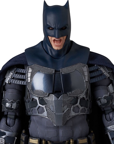 映画『ザ・フラッシュ』のバットマンを再現した可動フィギュアが