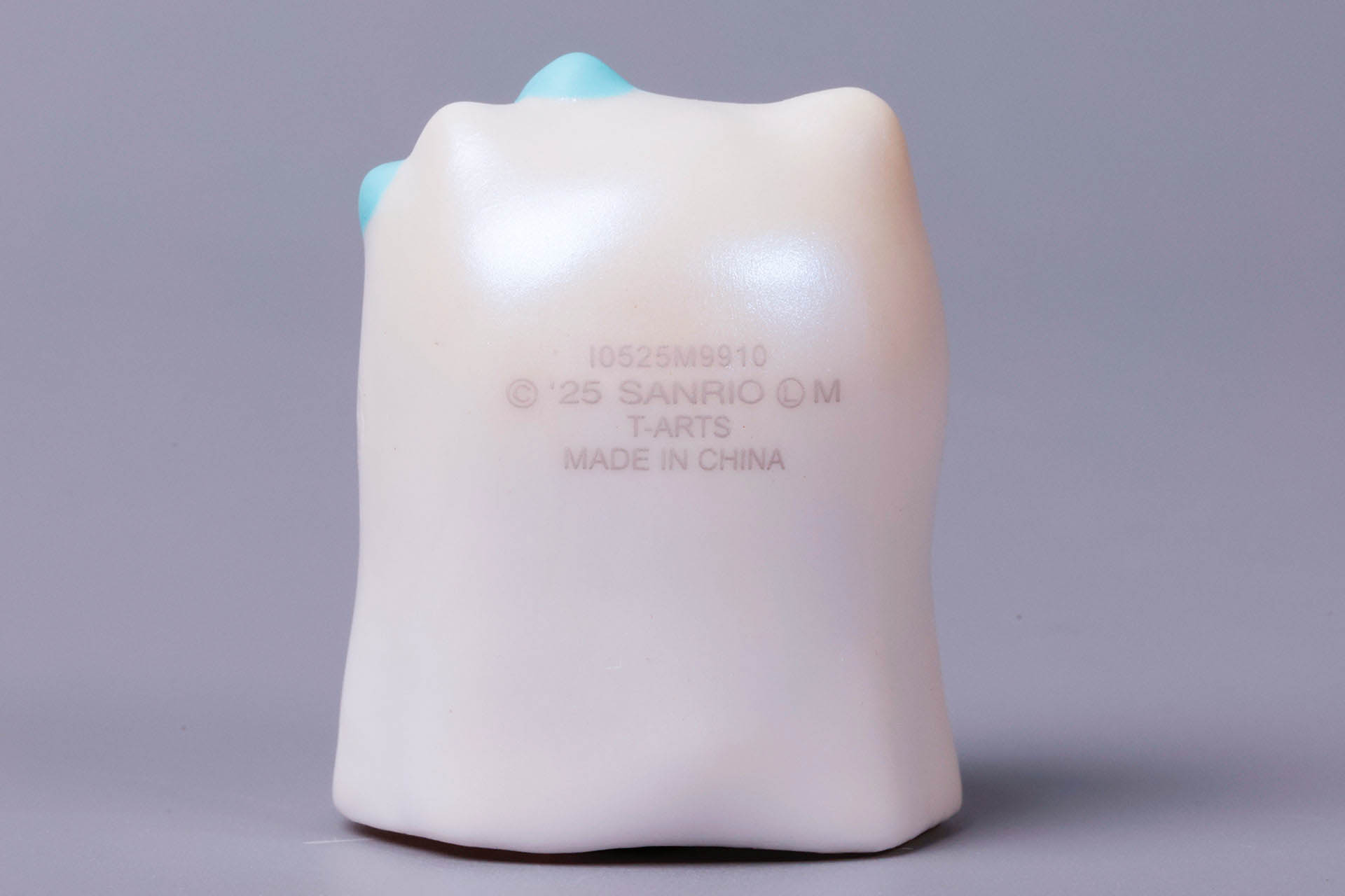 今回のラインナップでは唯一のオーロラ塗装が採用されている