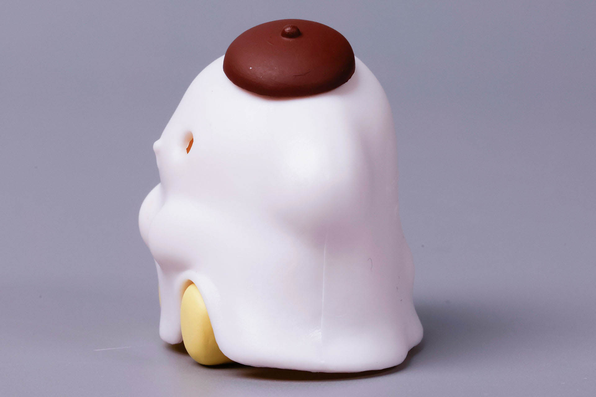 足が少しはみ出している