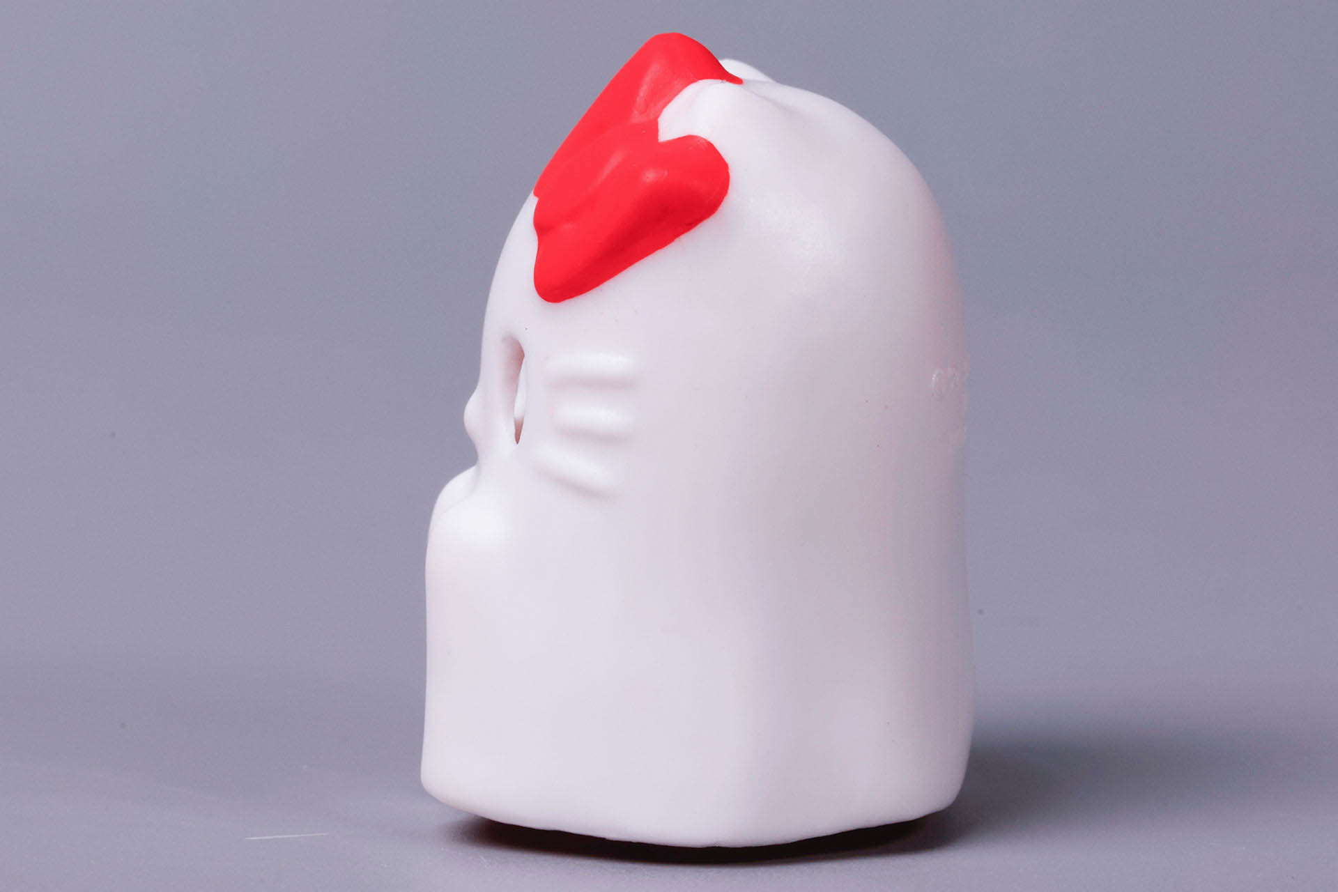 ヒゲの部分は立体的だ