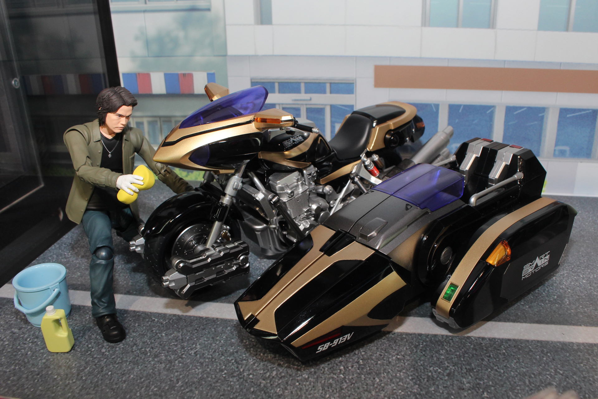 サイドカースタイルのビークルモード。こちらの造形もハイクオリティだ