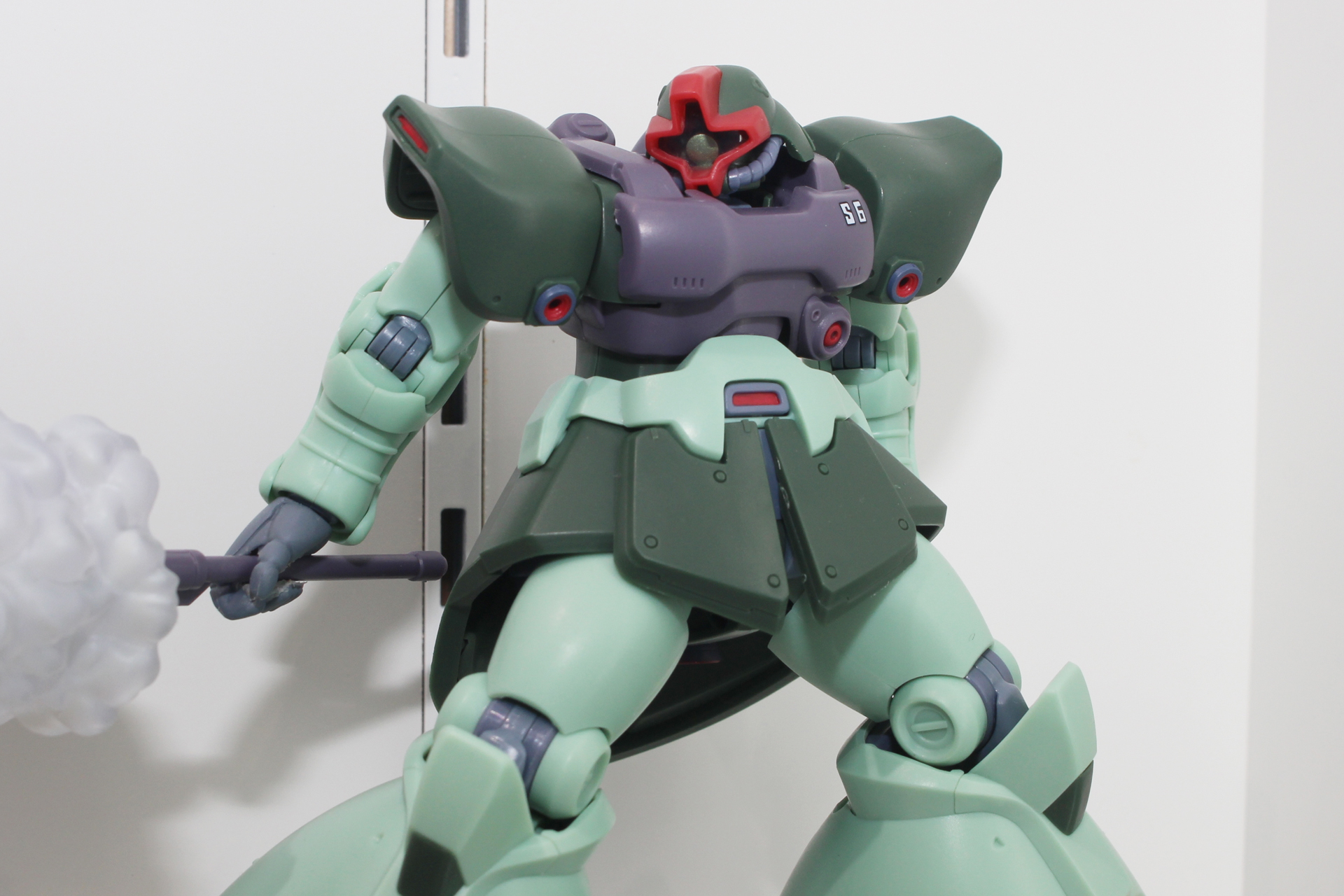 ライムグリーンを主体としたカラーは爽やかさも感じられる