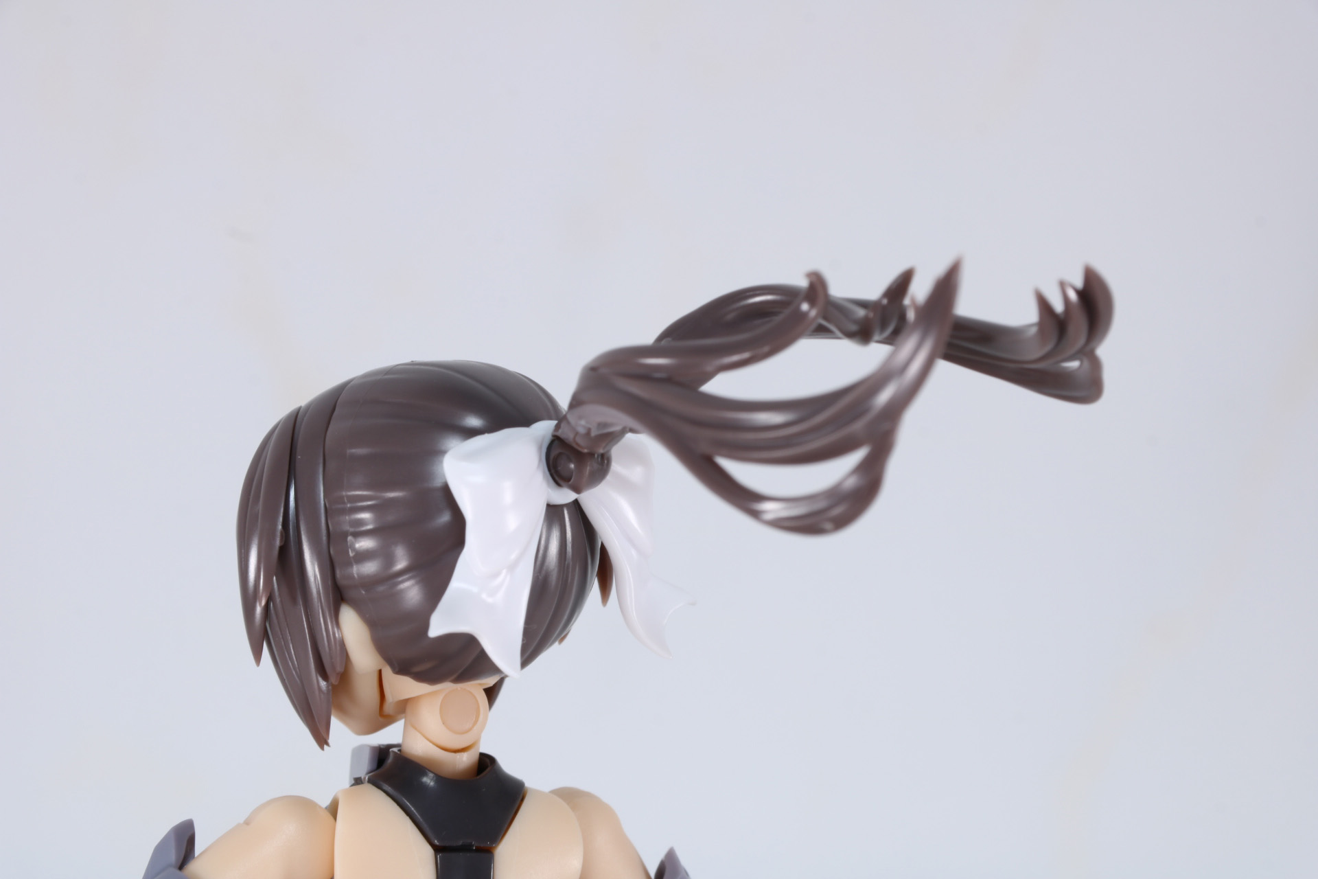 軸可動で表情付けが可能