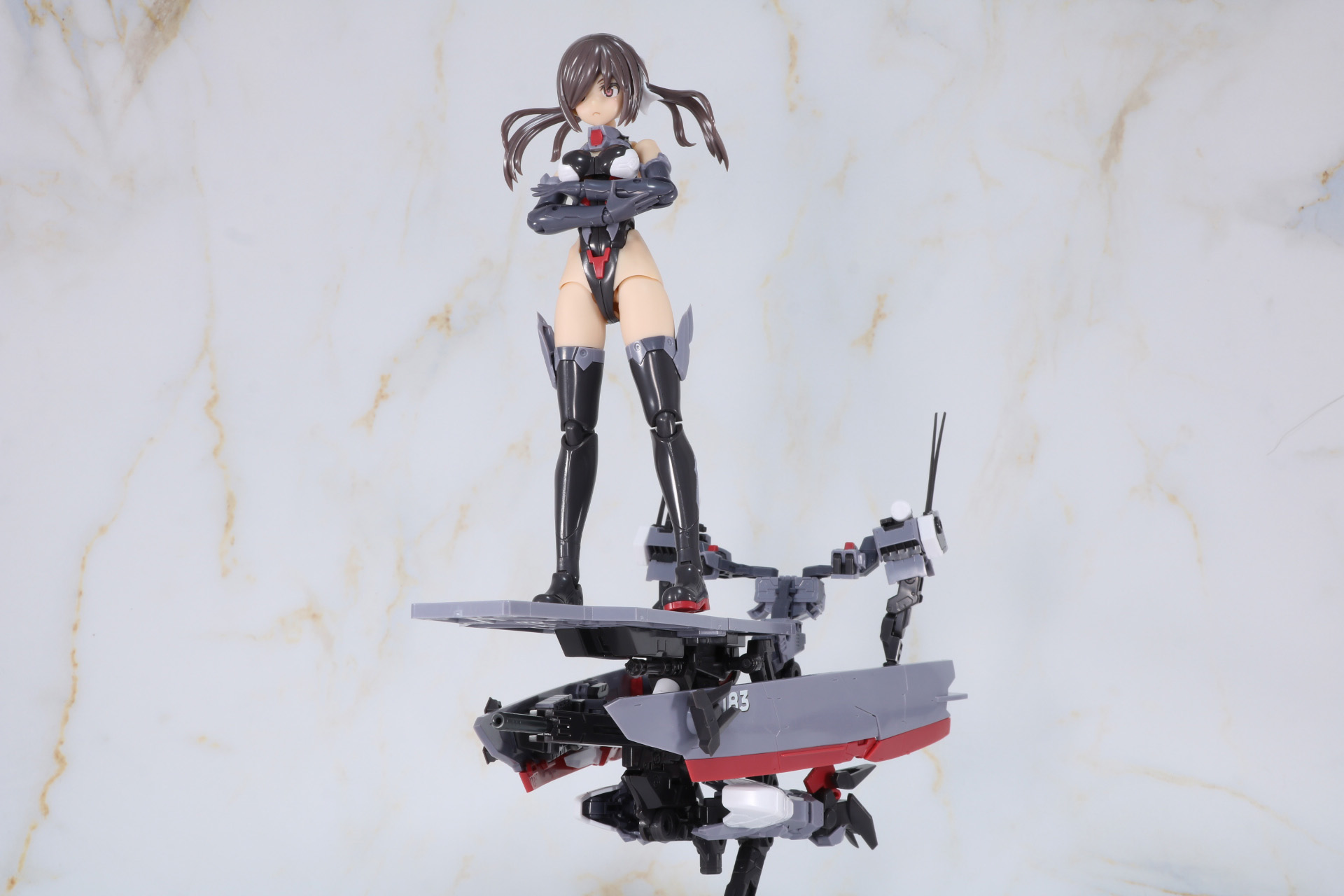 飛行甲板に立たせることもできる