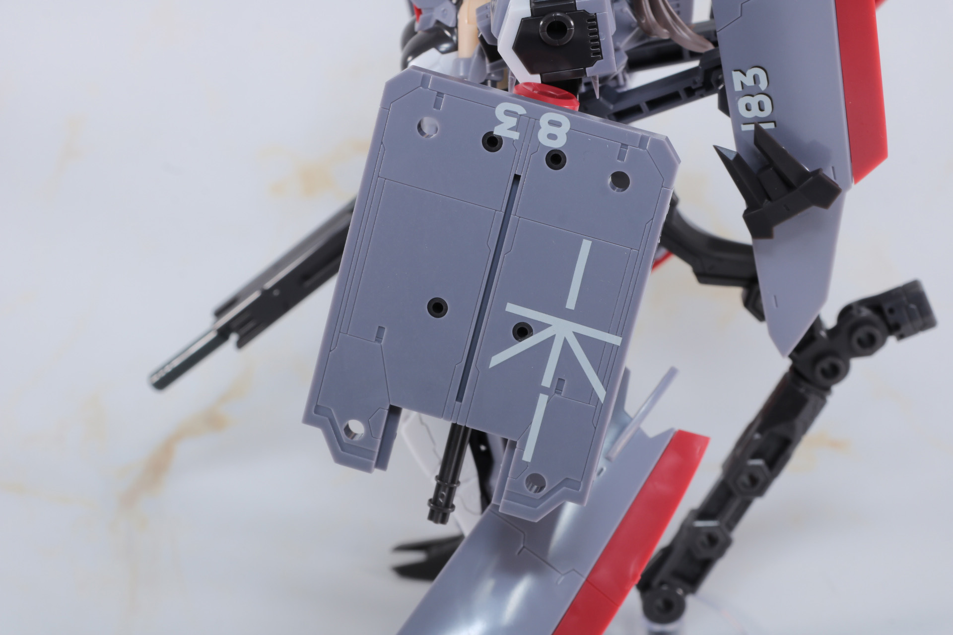 シールド（小）。下部にはチェーンガンが備わっている