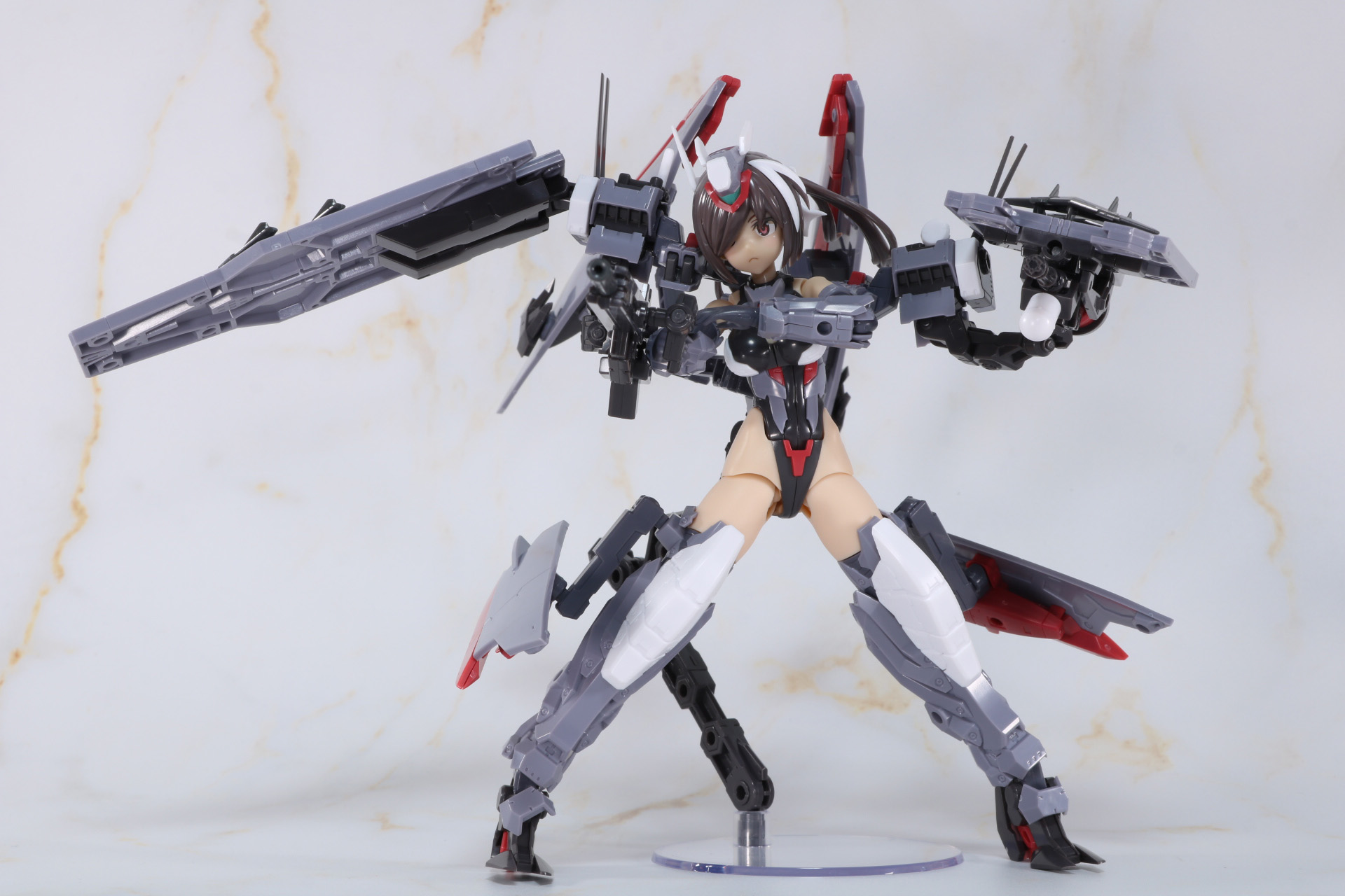 アームはフレキシブルに可動し、様々なアクションが楽しめる