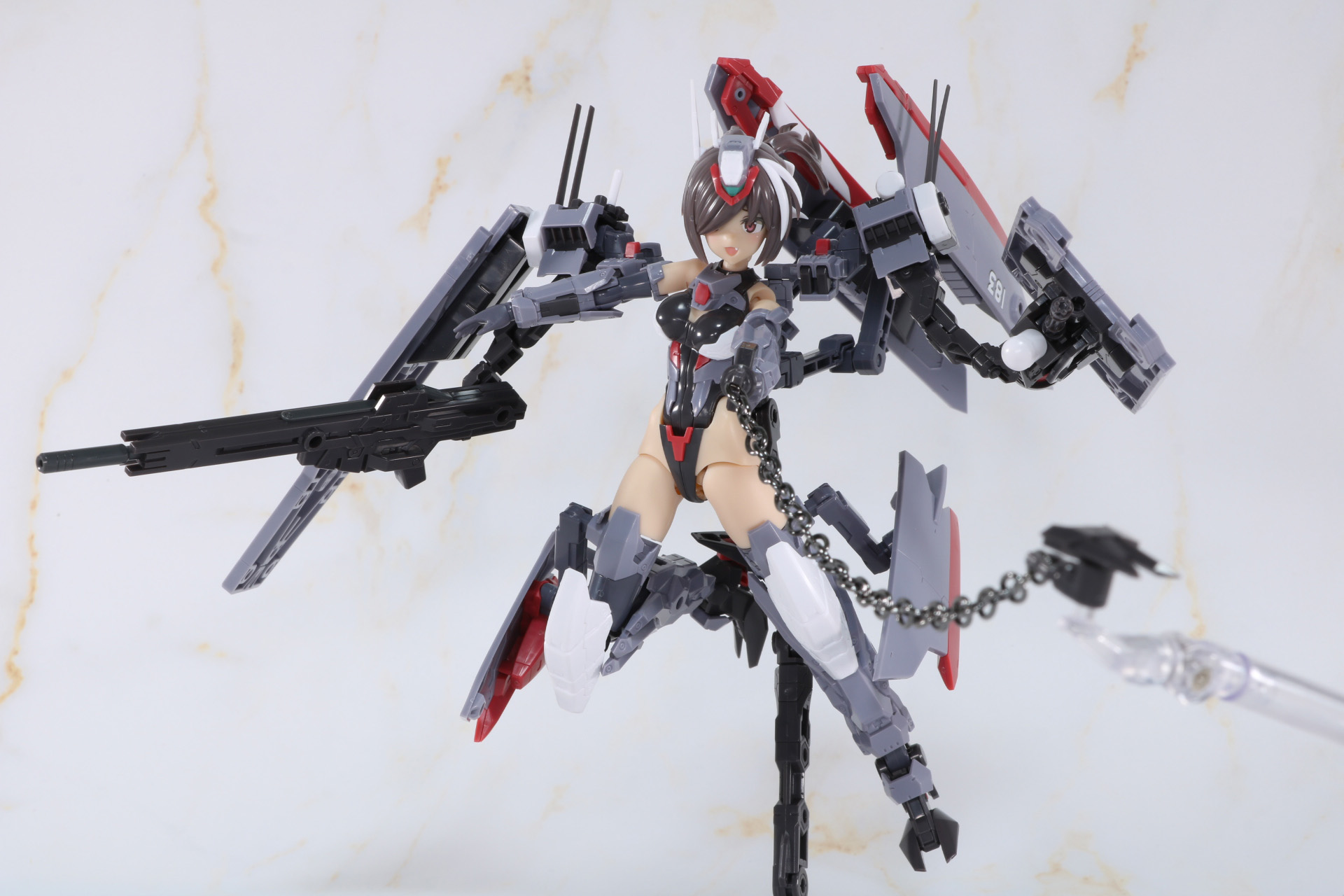 片膝立ちポーズ